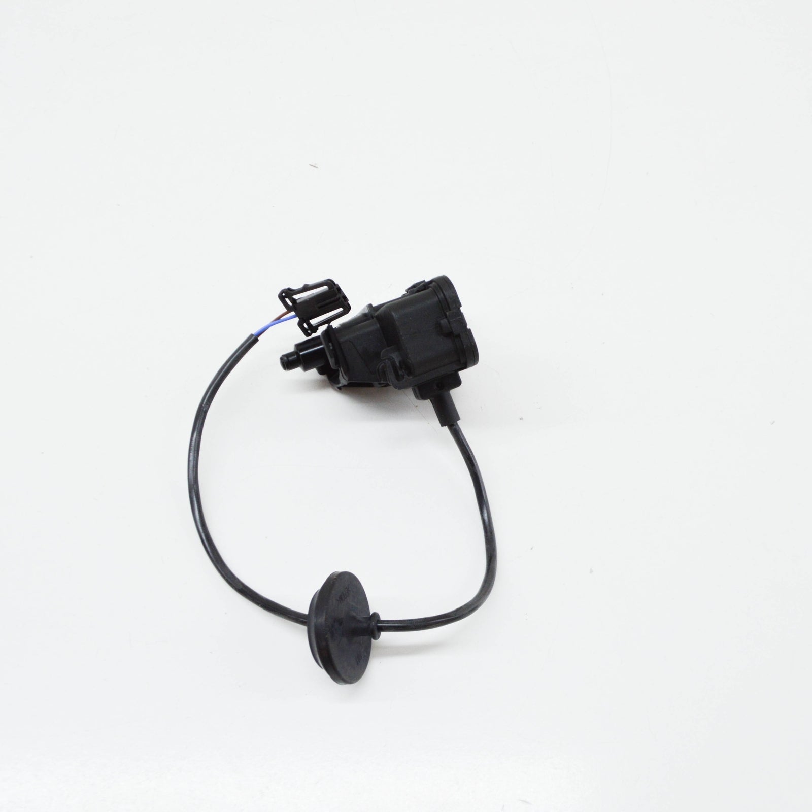 NEW VW GOLF 5G MK7 REAR RIGHT FUEL TANK COVER LOCK ACTUATOR 5C6810773K ORIGINAL