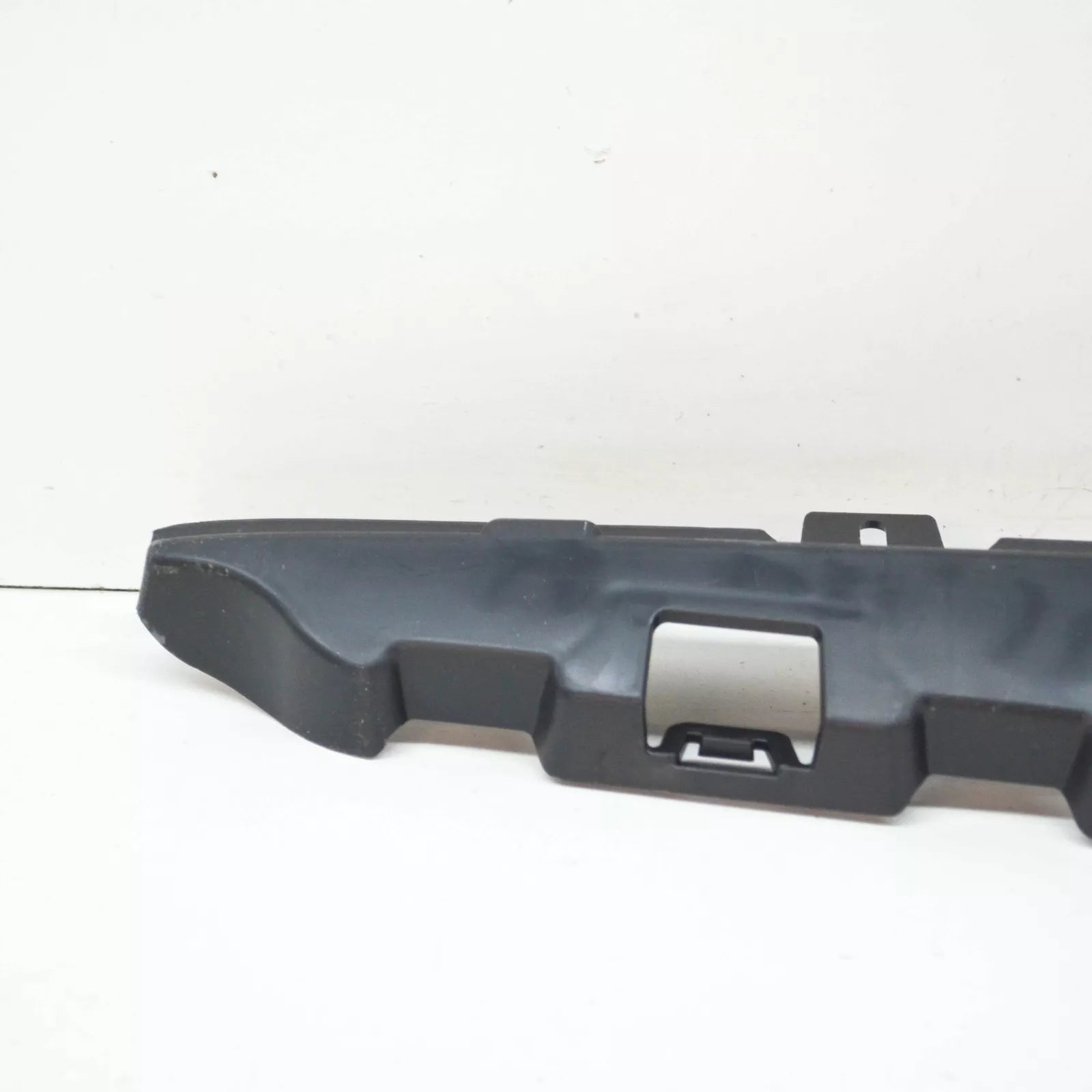 NEW MB C-CLASS W205 FRONT BUMPER SUPPORT BRACKET A2058851165 2015