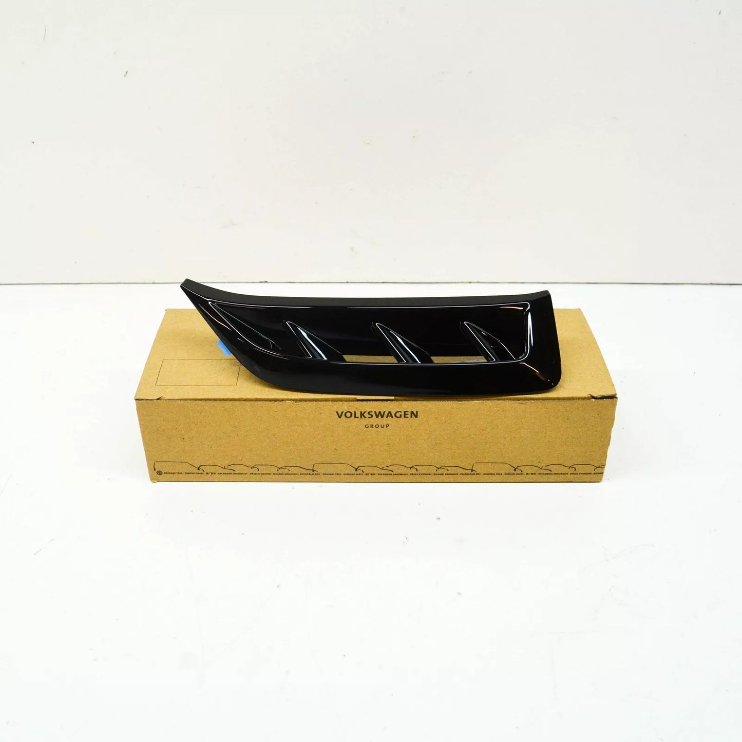 NEW AUDI RS4 AVANT B9 FRONT LEFT FENDER HIGH GLOSS TRIM 8W9853173AT94