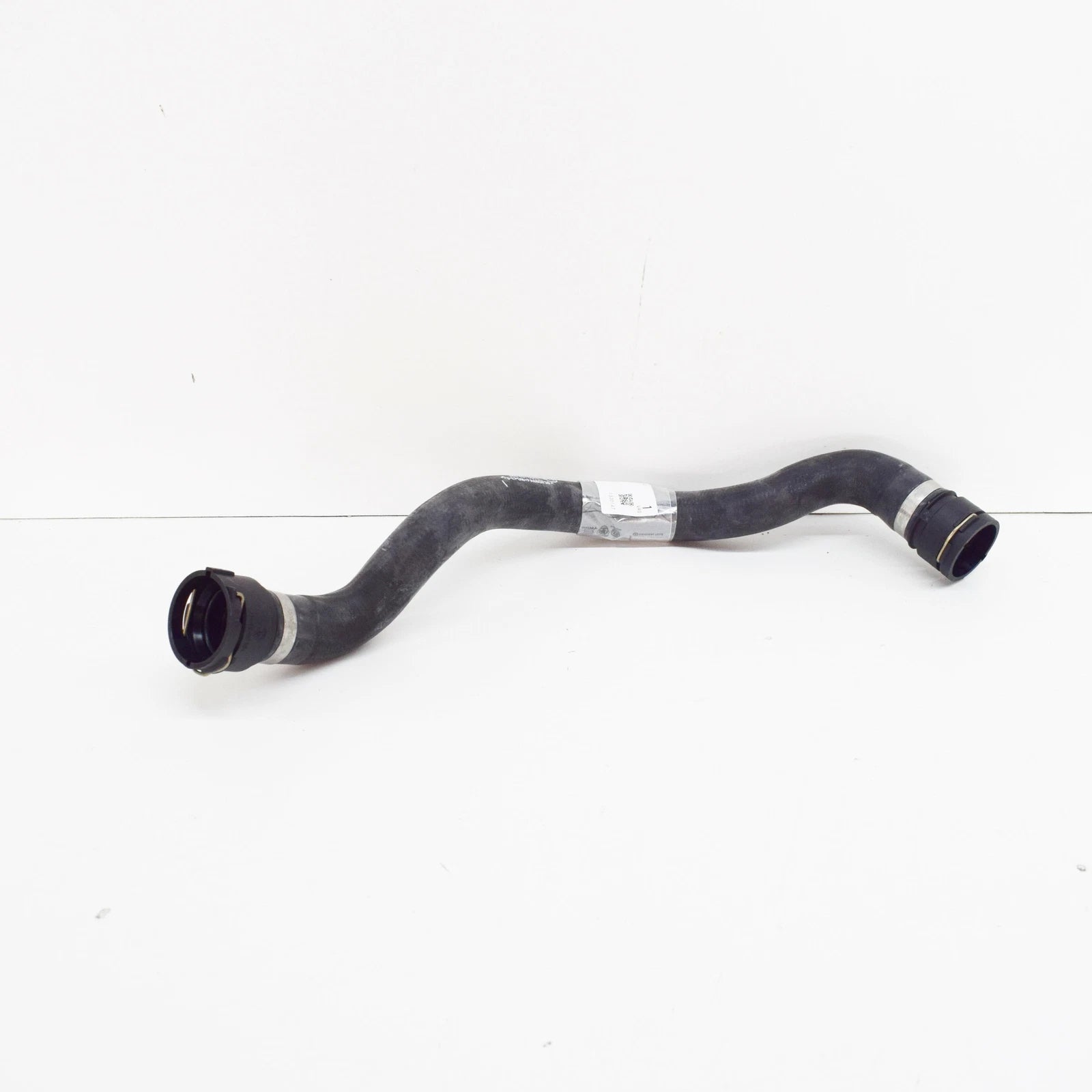 NEW AUDI Q5 8R RADIATOR UPPER COOLANT HOSE 8R0121101T
