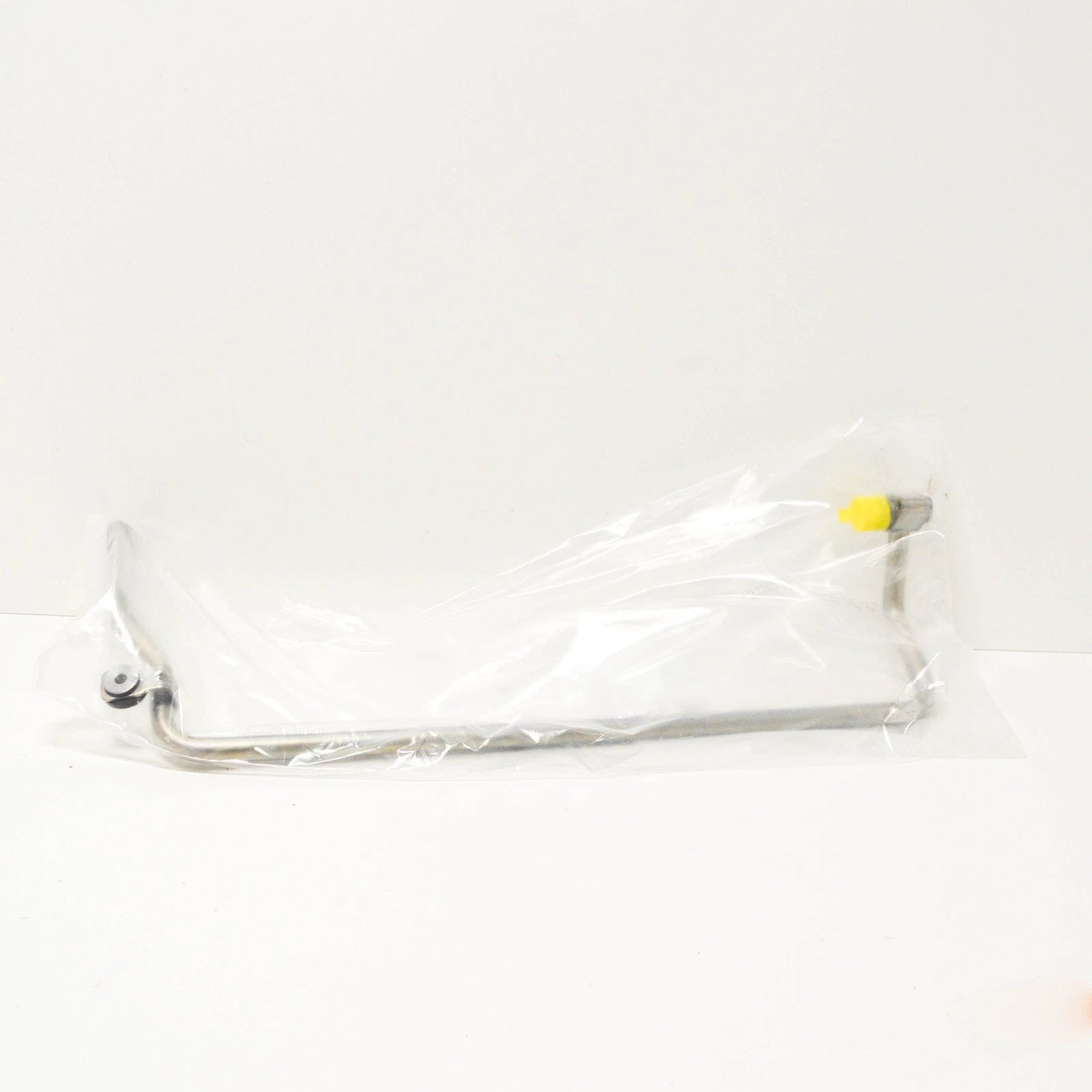 NEW MERCEDES-BENZ C-CLASS W205 OIL COOLER PIPE A2055002672 ORIGINAL