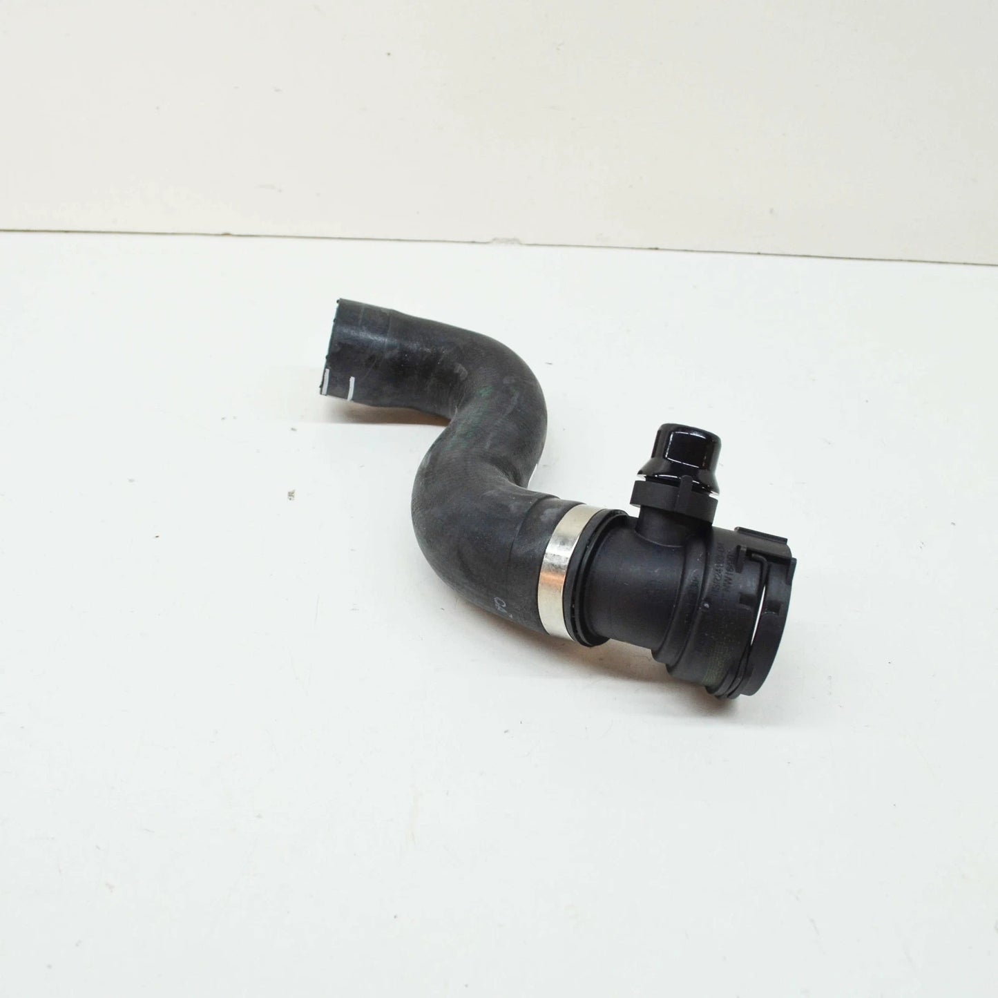 NEW BMW 7 G11 G12 RIGHT WATER COOLANT RADIATOR HOSE 17128602665 ORIGINAL