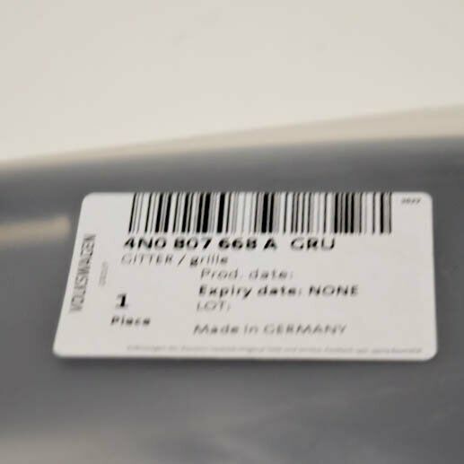 NEW AUDI A8 4N FRONT RIGHT BUMPER COVER GRILLE 4N0807668AGRU ORIGINAL