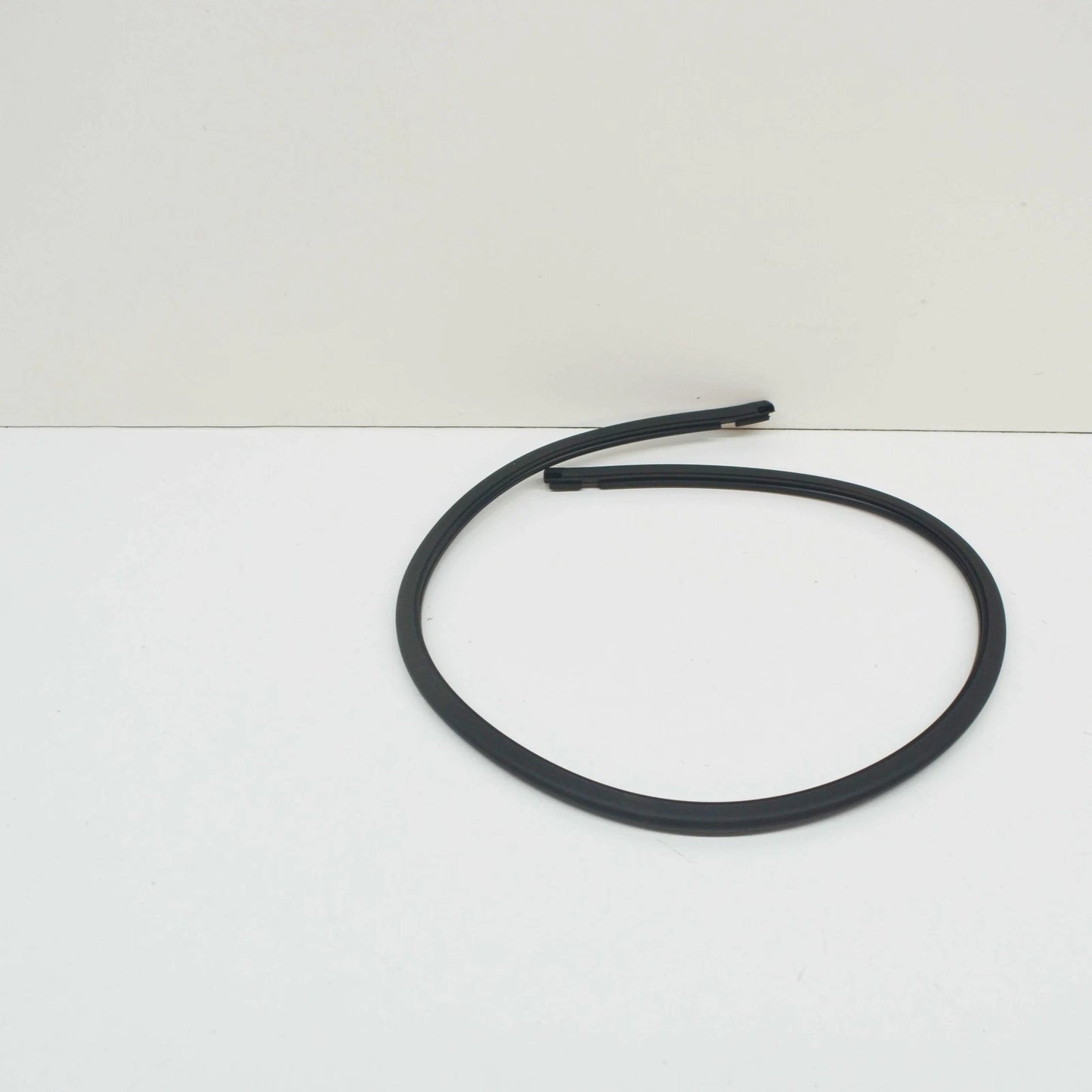 NEW VOLKSWAGEN GOLF MK7 ROOF GLASS COVER REAR SEAL 5G6877297A