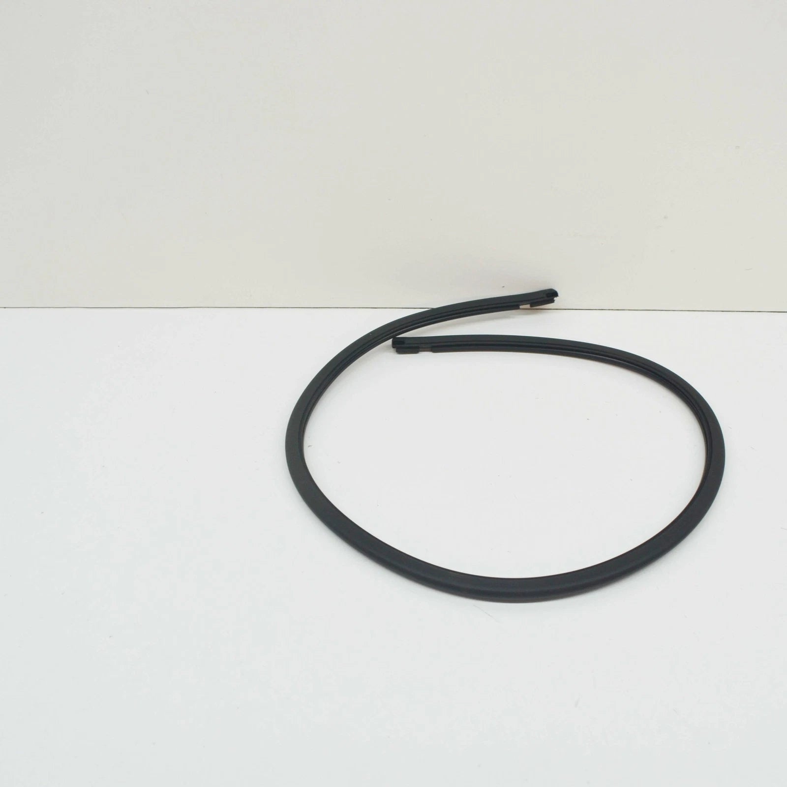 NEW VOLKSWAGEN GOLF MK7 ROOF GLASS COVER REAR SEAL 5G6877297A