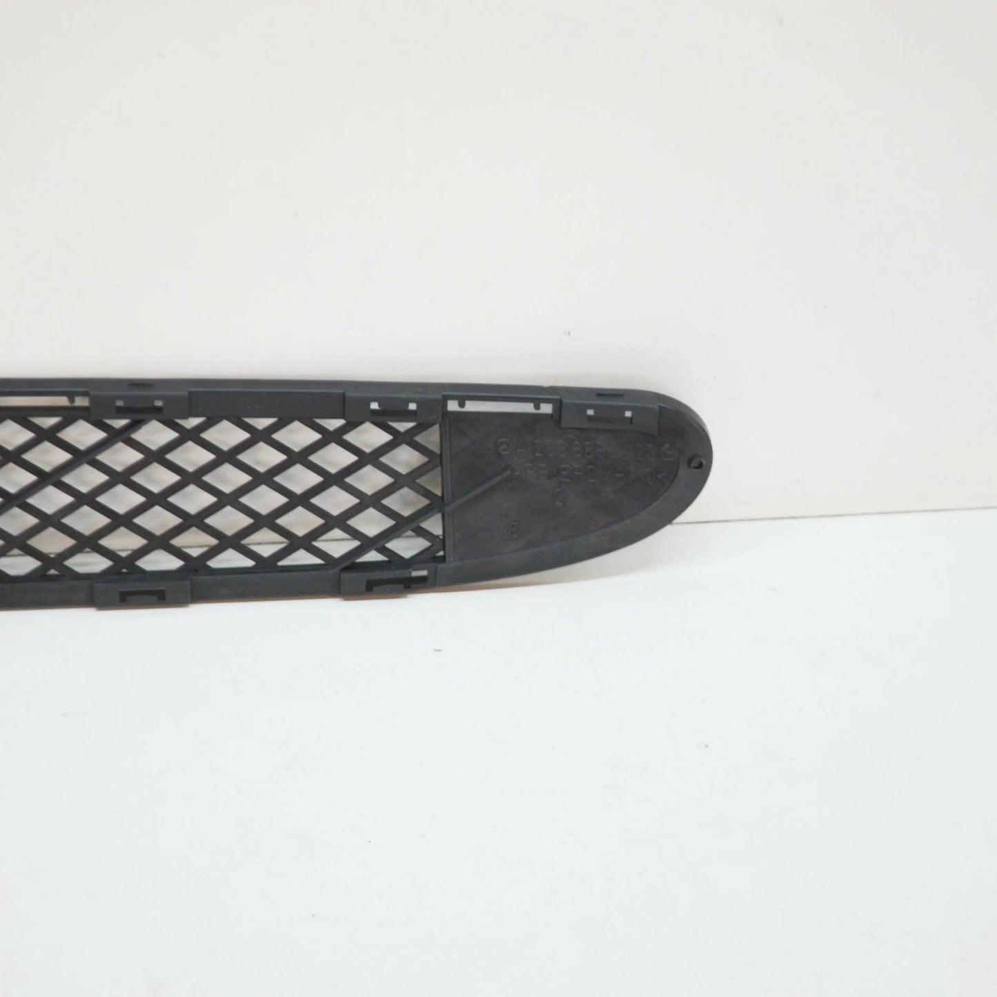 NEW MERCEDES-BENZ C W203 FRONT BUMPER CENTER GRILLE A2038852623