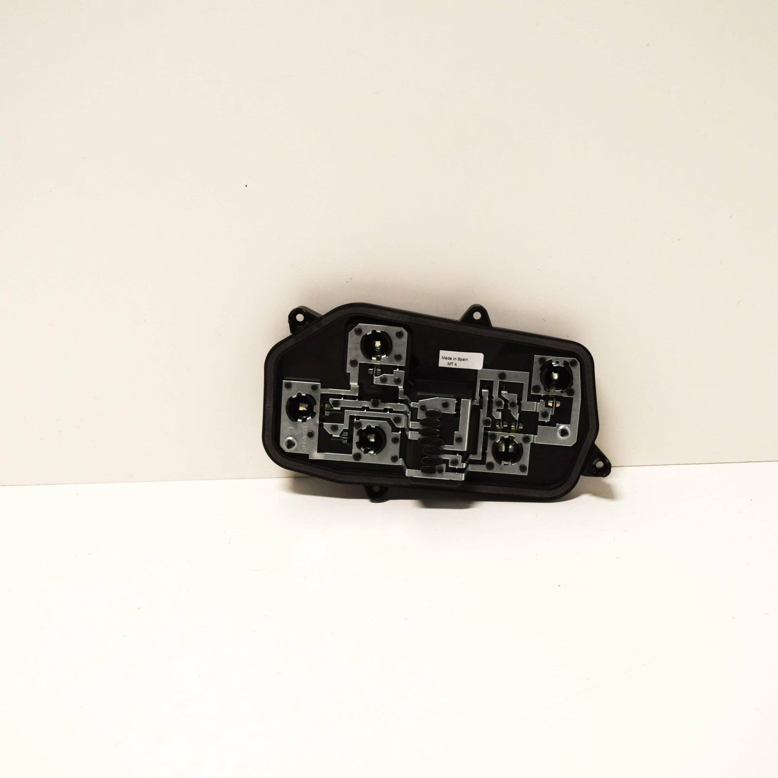 NEW VOLKSWAGEN TRANSPORTER T5 REAR RIGHT TAILLIGHT BULB HOLDER 7E5945258