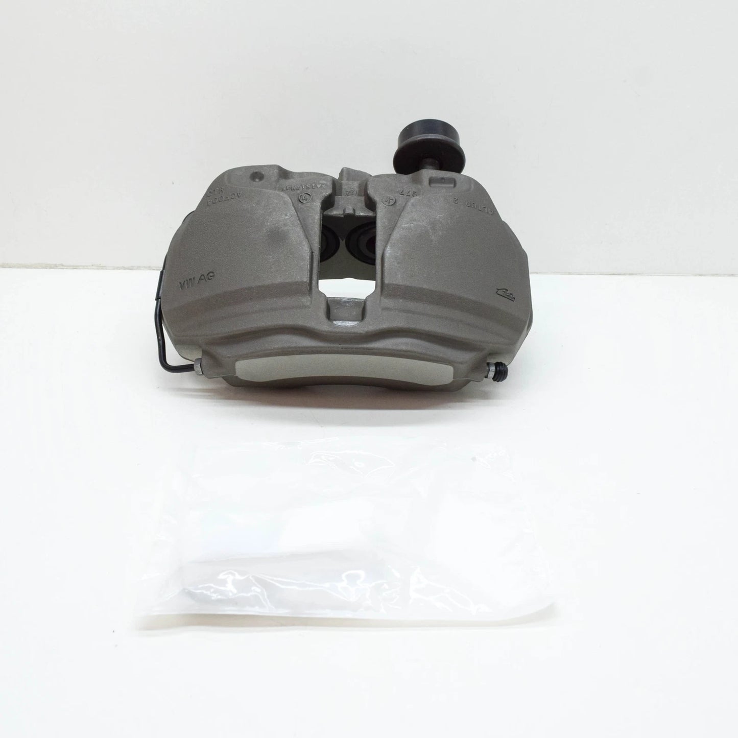 NEW AUDI TT FV FRONT LEFT BRAKE CALIPER 8S0615107B ORIGINAL