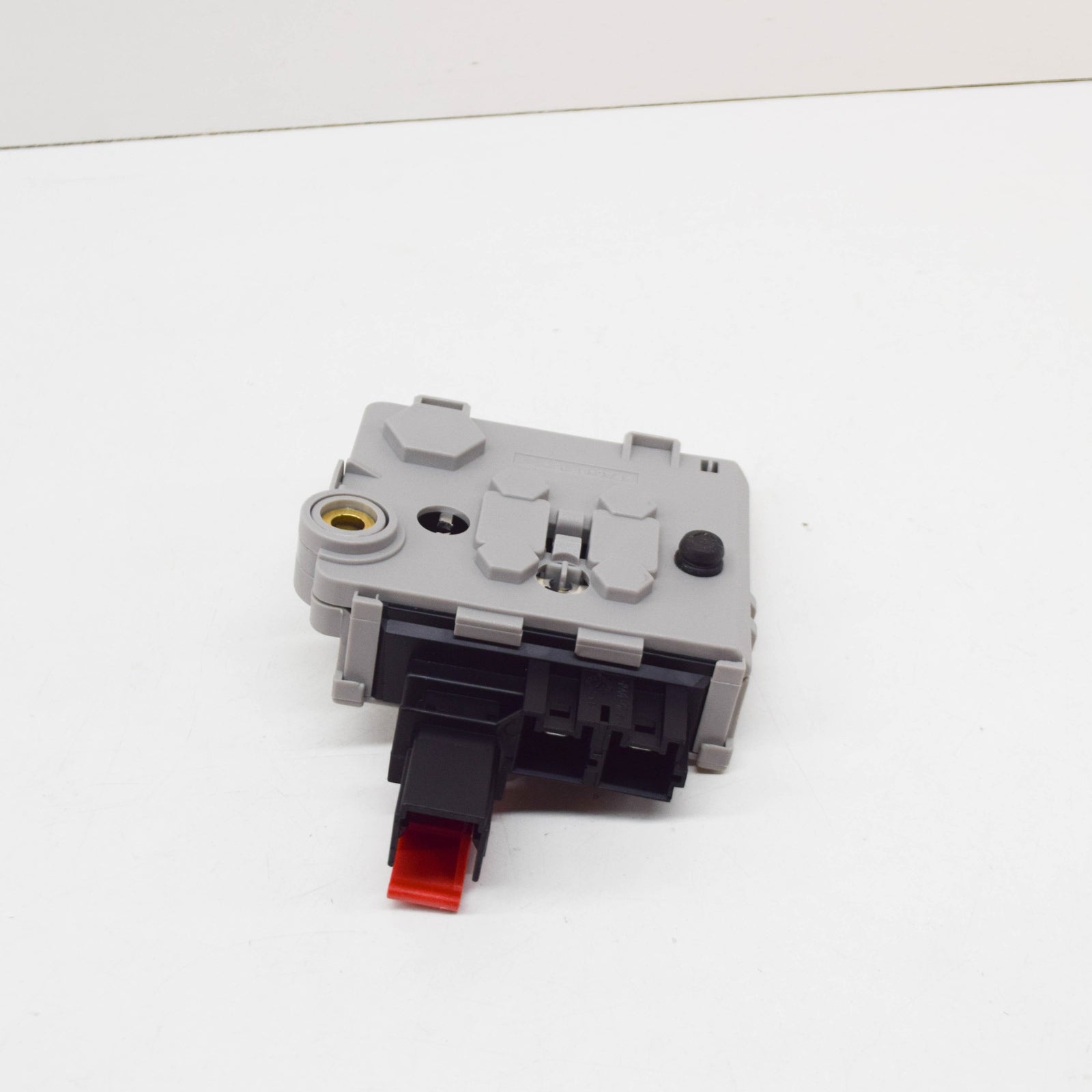 NEW MERCEDES-BENZ S W220 REAR RIGHT WHEELHOUSE FUSE BOX A0005404750 ORIGINAL