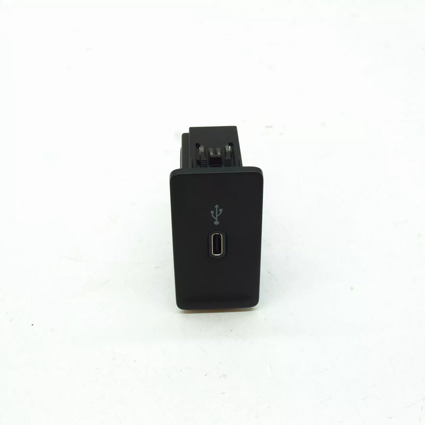 NEW VOLKSWAGEN ARTEON 3H7 USB CONNECTOR 3G5035726B ORIGINAL