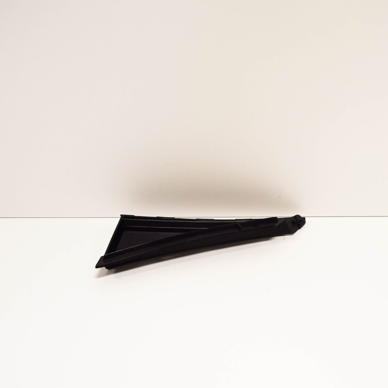 NEW MB CLA 117 FRONT BUMPER LEFT SUPPORT MOUNT A1178850300 ORIGINAL