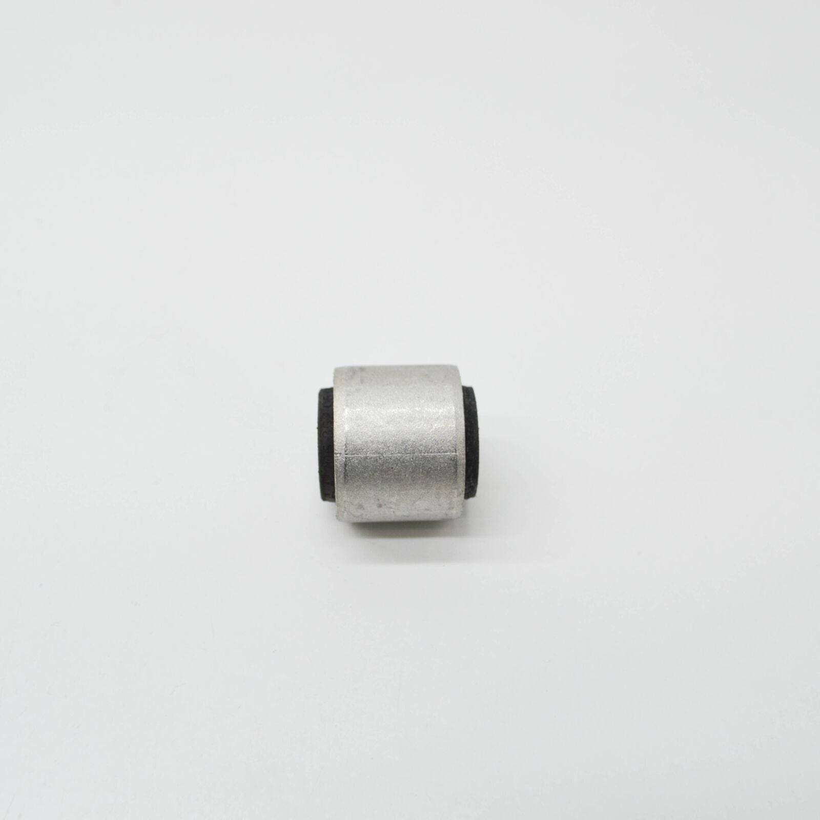 NEW MERCEDES-BENZ C W205 REAR CONTROL ARM BUSHING A2053520508 ORIGINAL