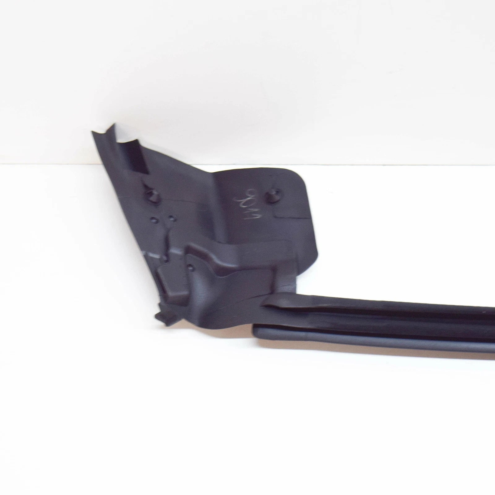 NEW MERCEDES-BENZ E A238 FRONT LEFT DOOR SEALING RUBBER A2387204901 2019