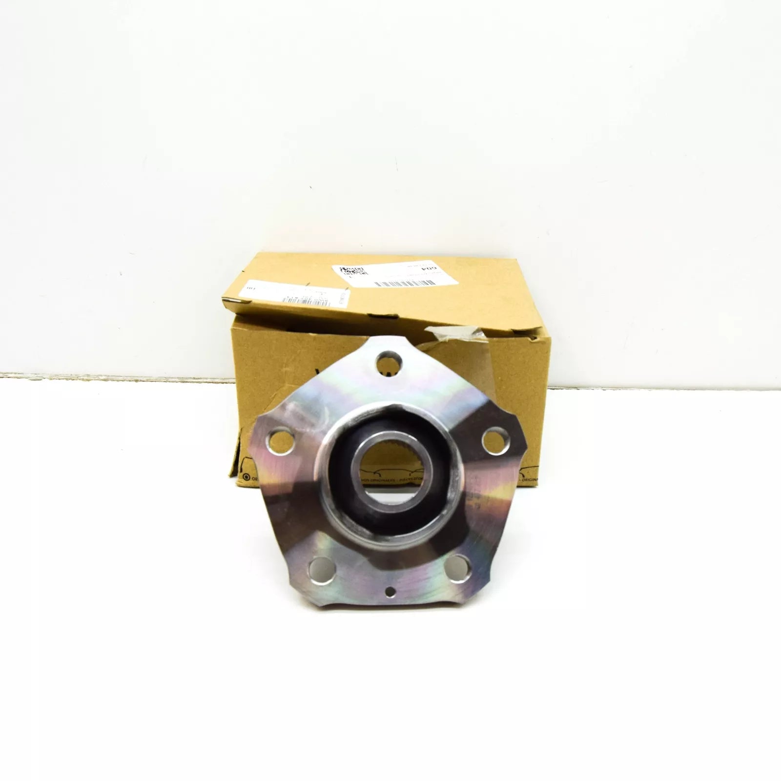 NEW AUDI Q7 4M WHEEL HUB SPINDLE 8W0407613 ORIGINAL