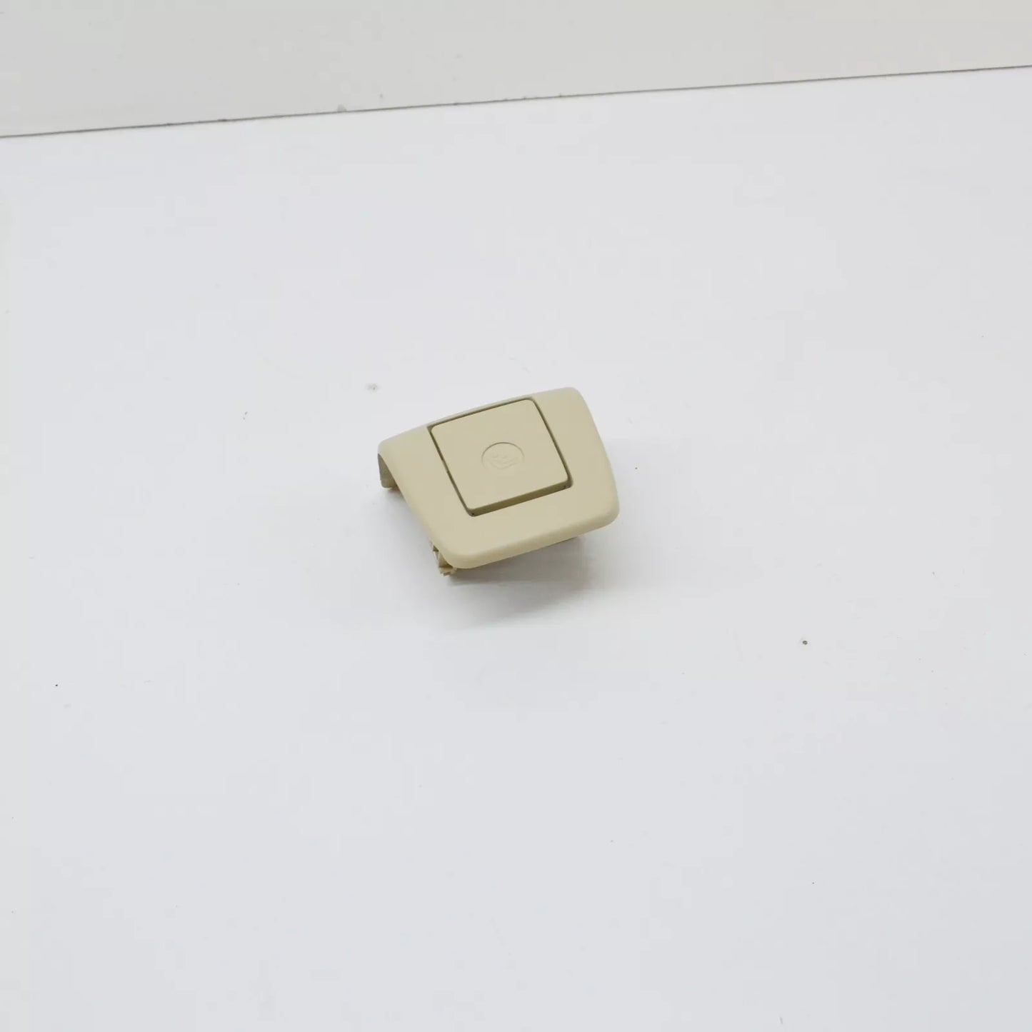 NEW BMW 3 E93 CHILD SEAT ISOFIX MOUNT COVER FLAP TRIM 52209112425 ORIGINAL