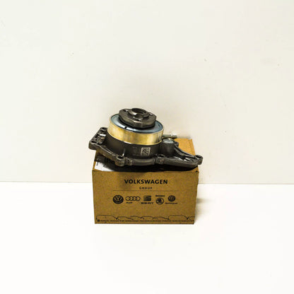 NEW AUDI A4 B8 WATER PUMP 06E121018K