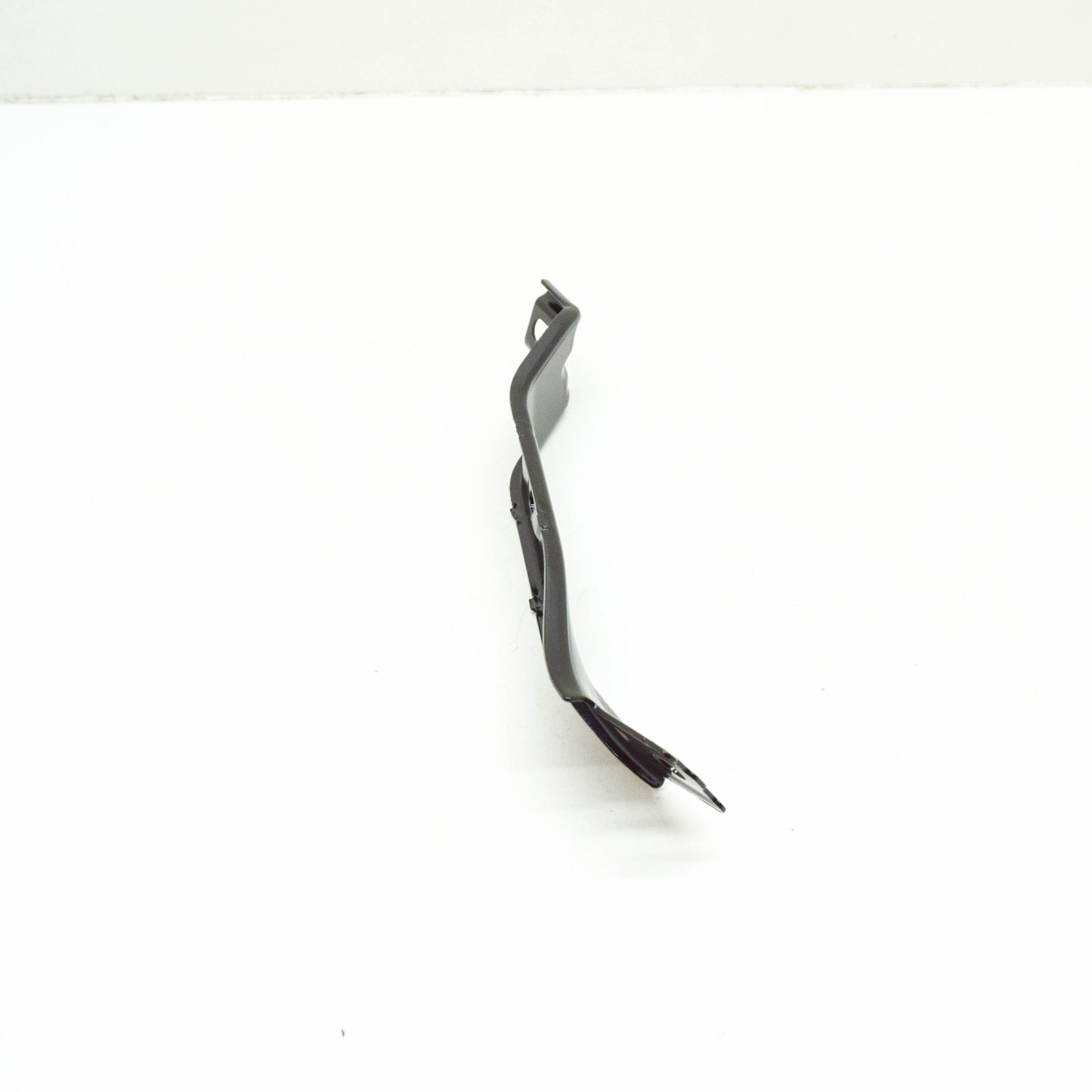 NEW MERCEDES-BENZ GLA X156 FRONT RIGHT FENDER BRACKET A1566280214 ORIGINAL