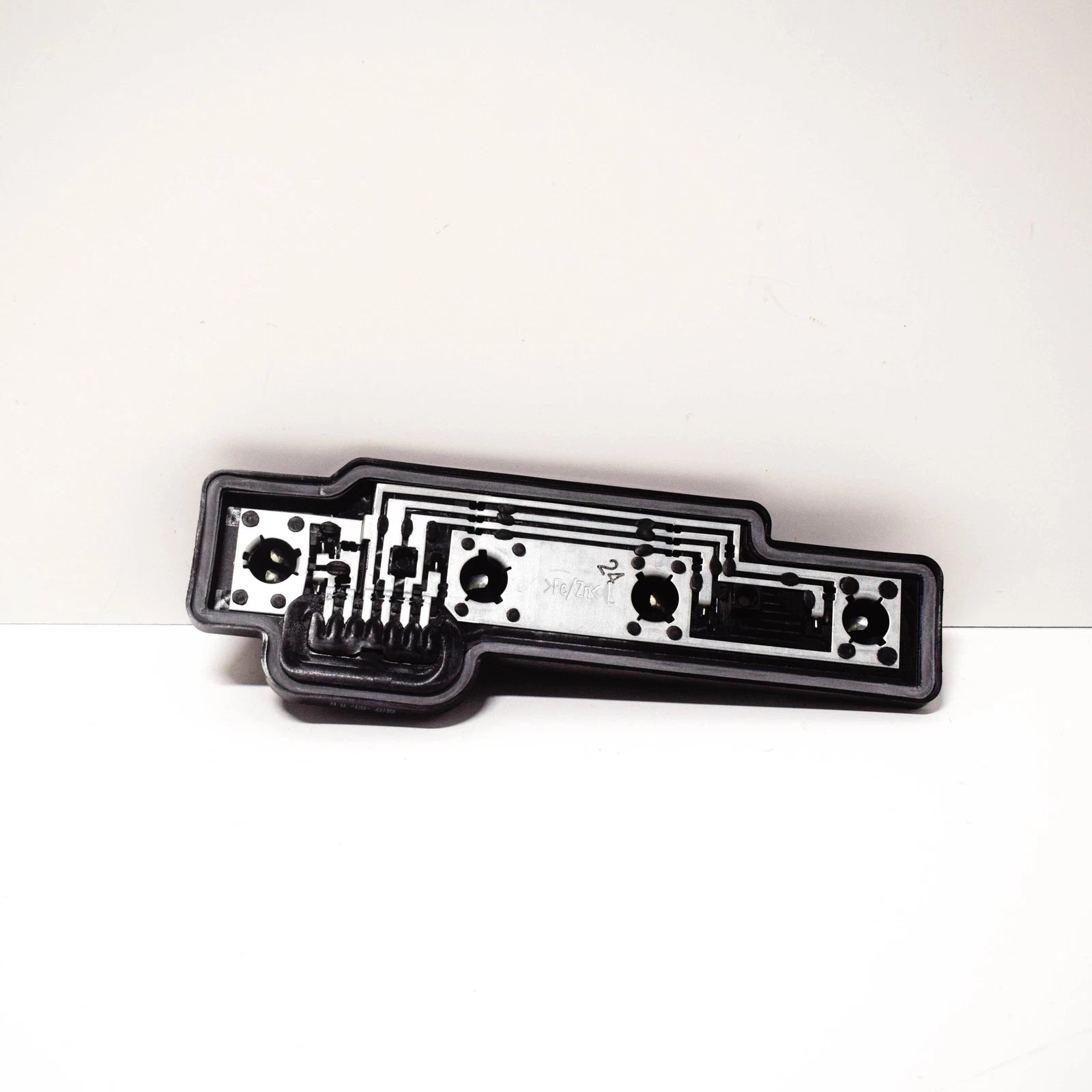 NEW VOLKSWAGEN CADDY MK3 2K REAR LEFT TAIL LIGHT BULB BRACKET 2K5945257A