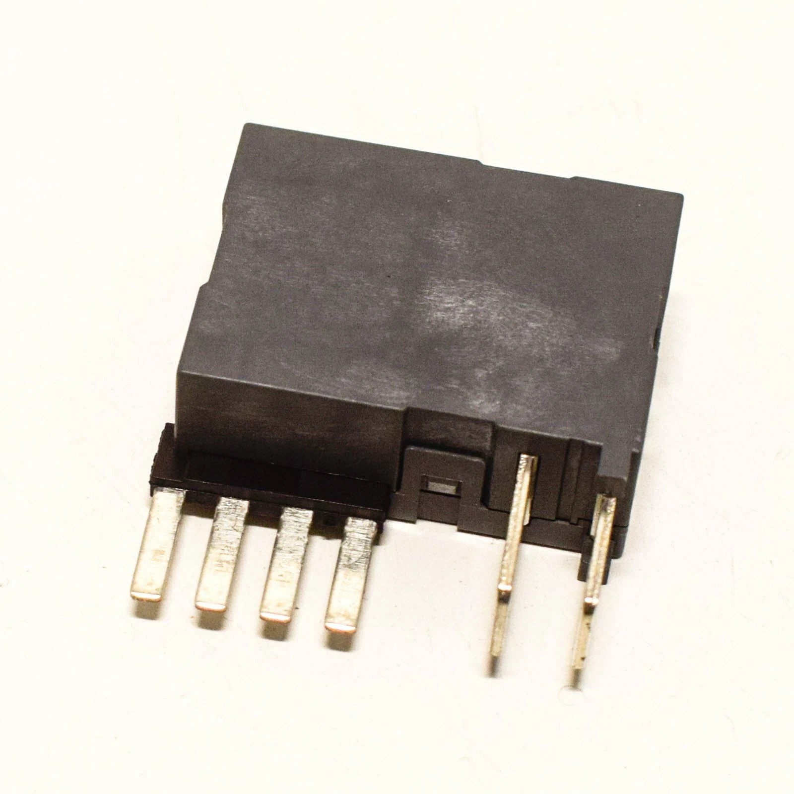 NEW MERCEDES-BENZ GLA X156 BATTERY CUT-OFF RELAY A0035422819 ORIGINAL