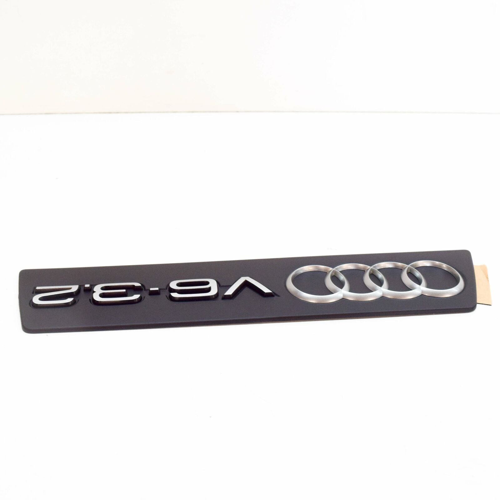 NEW AUDI A3 8P ENGINE INTAKE MANIFOLD COVER 022103925BC ORIGINAL