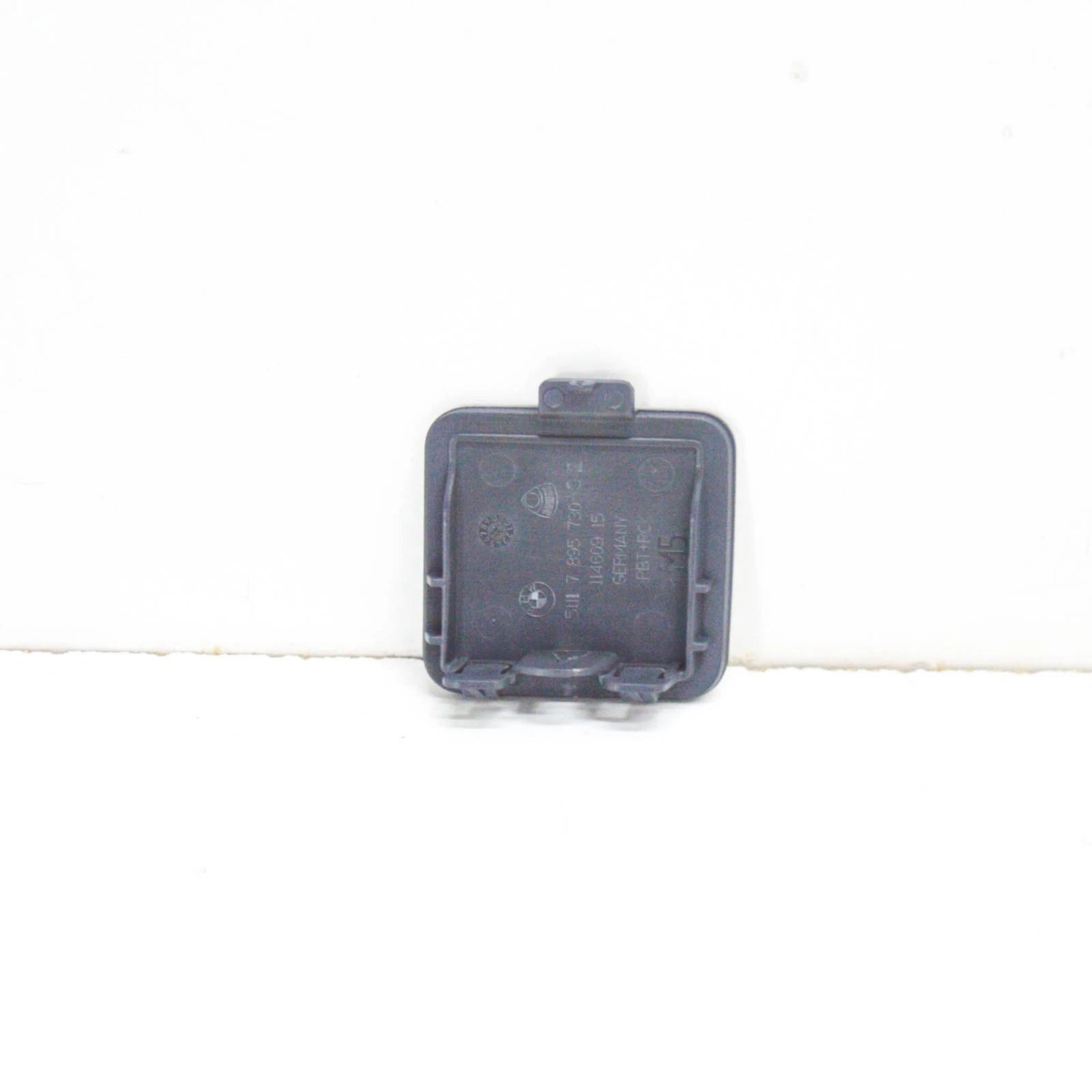 NEW BMW 5 E60 FRONT M SPORT BUMPER TOW HOOK EYE COVER 51117898120 2007 ORIGINAL