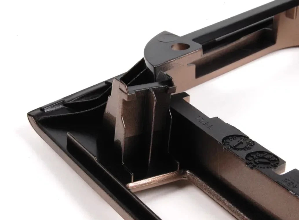 NEW BMW 3 E46 INTERIOR CENTER CONSOLE TRIM 51168234726 8234726 ORIGINAL