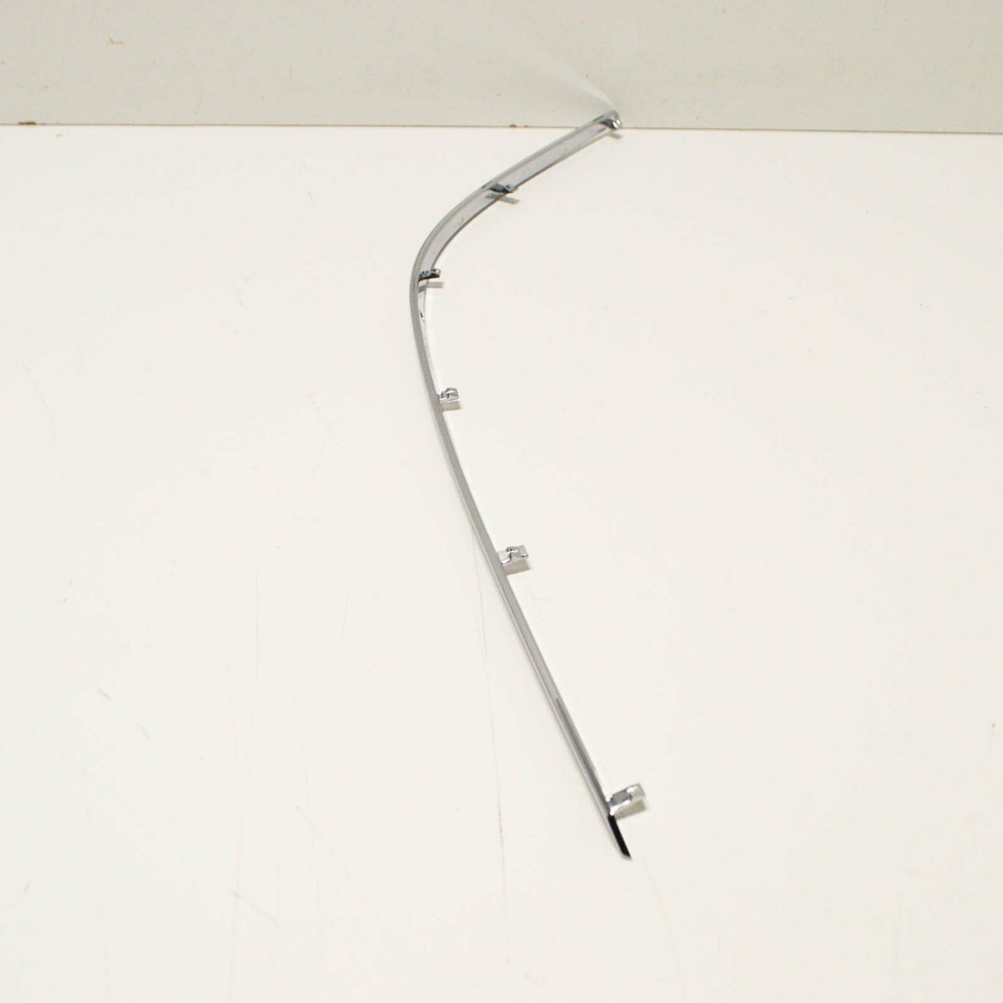 NEW MERCEDES BENZ E C207 FRONT LEFT BUMPER BOTTOM MOULDING TRIM A2078851921