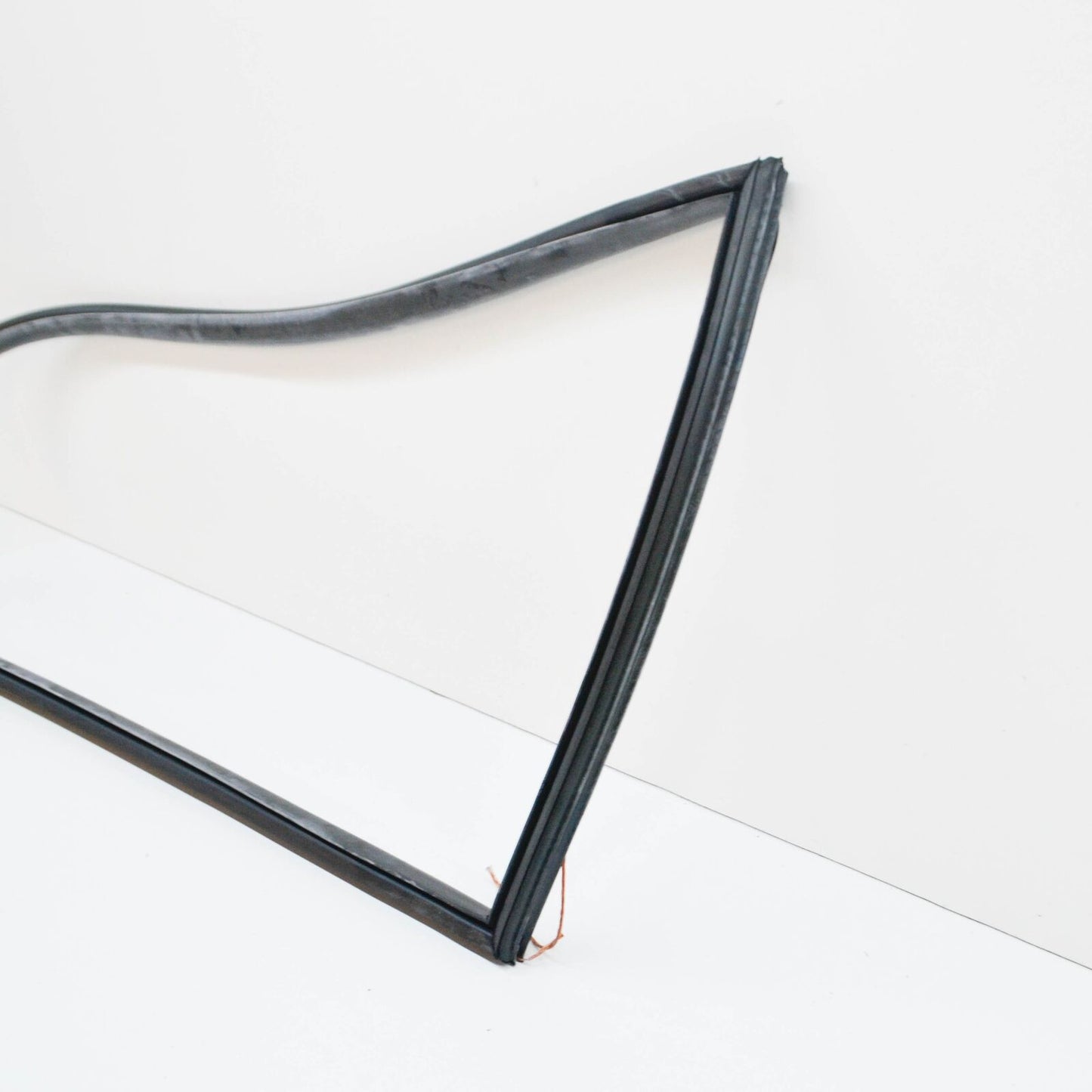 new bmw 3 compact e36 rear left window seal 51728146765 8146765 original