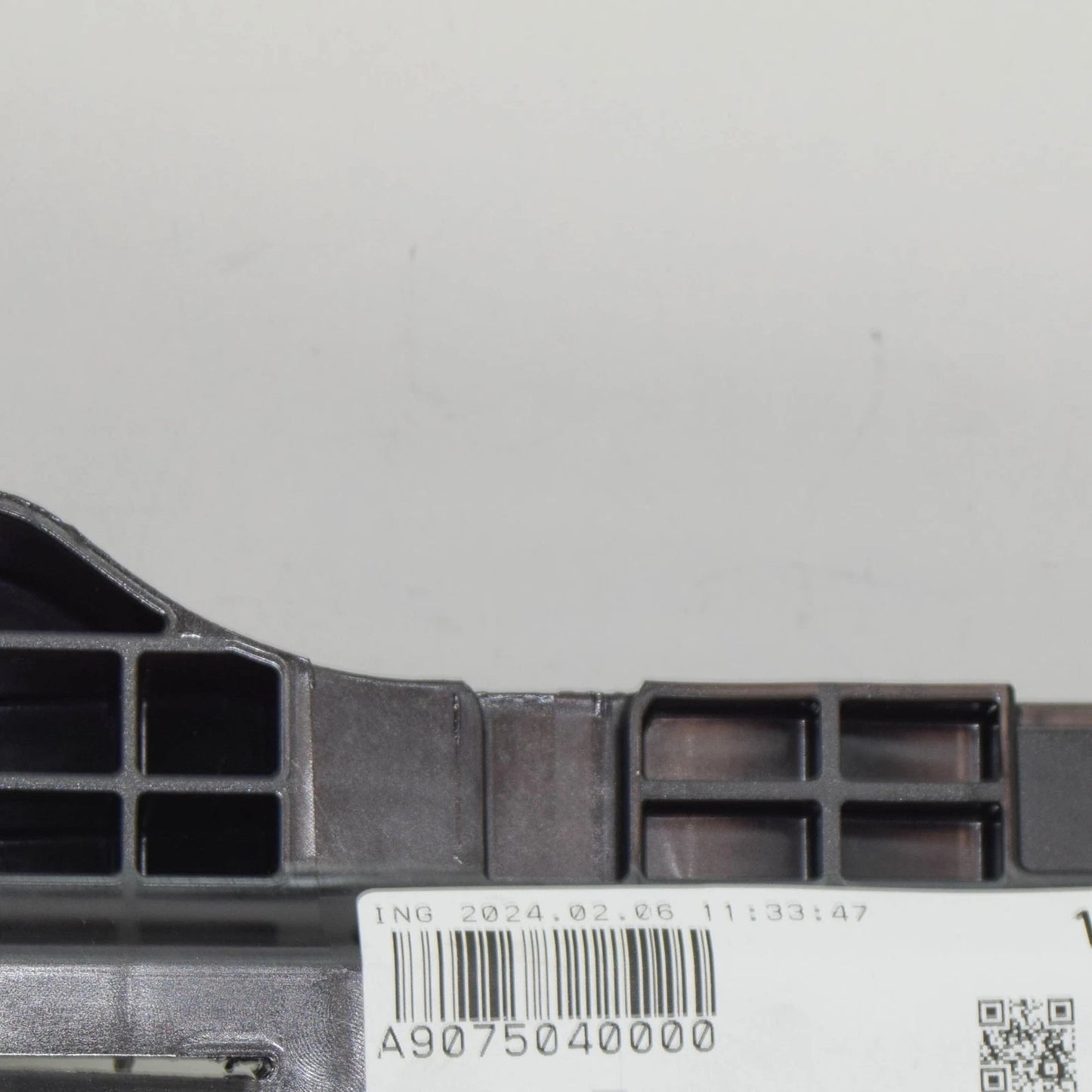 NEW MB SPRINTER W907 W910 LEFT RADIATOR SUPPORT SIDE PANEL A9075040000 ORIGINAL