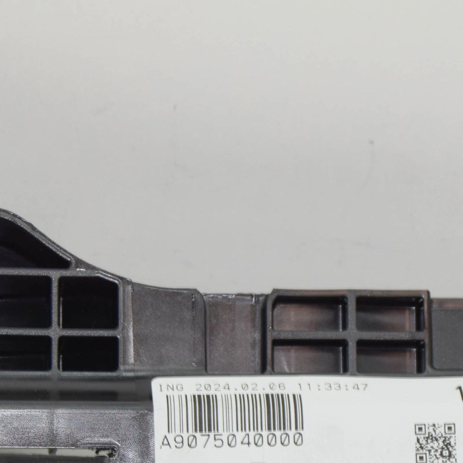 NEW MB SPRINTER W907 W910 LEFT RADIATOR SUPPORT SIDE PANEL A9075040000 ORIGINAL