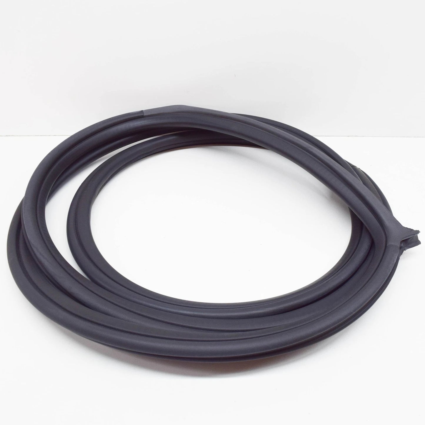 NEW BMW 1 E81 FRONT RIGHT DOOR WEATHERSTRIP SEAL 51767054028 ORIGINAL