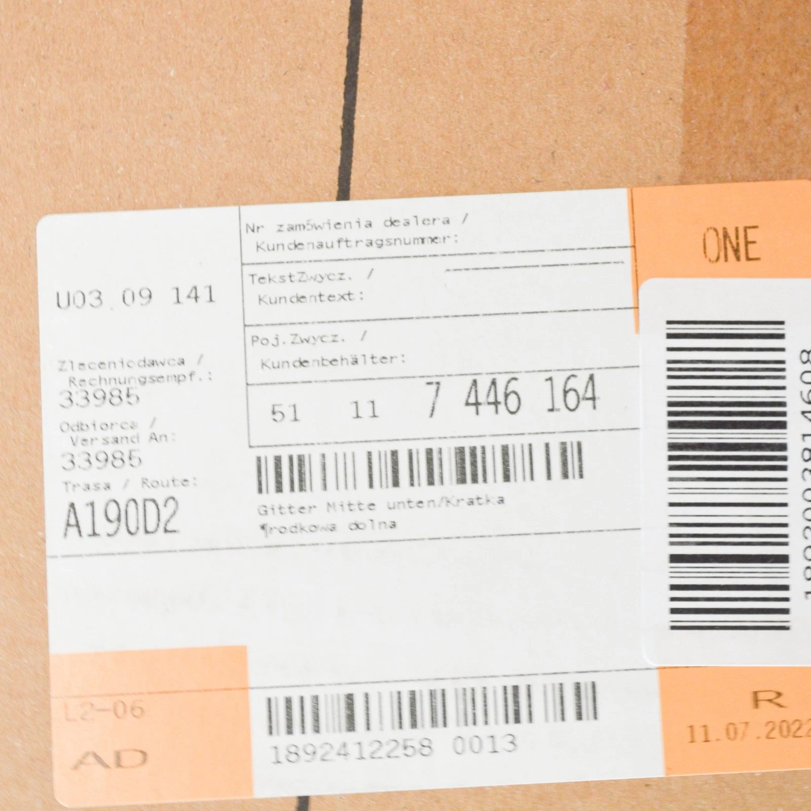 NEW BMW X6G06 FRONT CENTER LOWER BUMPER GRILLE 7446164 51117446164 ORIGINAL