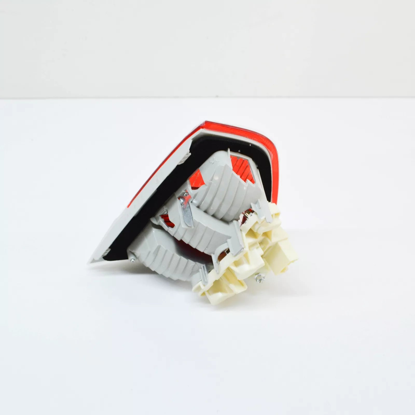 NEW BMW 3 E90 REAR TAILGATE LEFT TAILLIGHT 63216937459 6937459 ORIGINAL