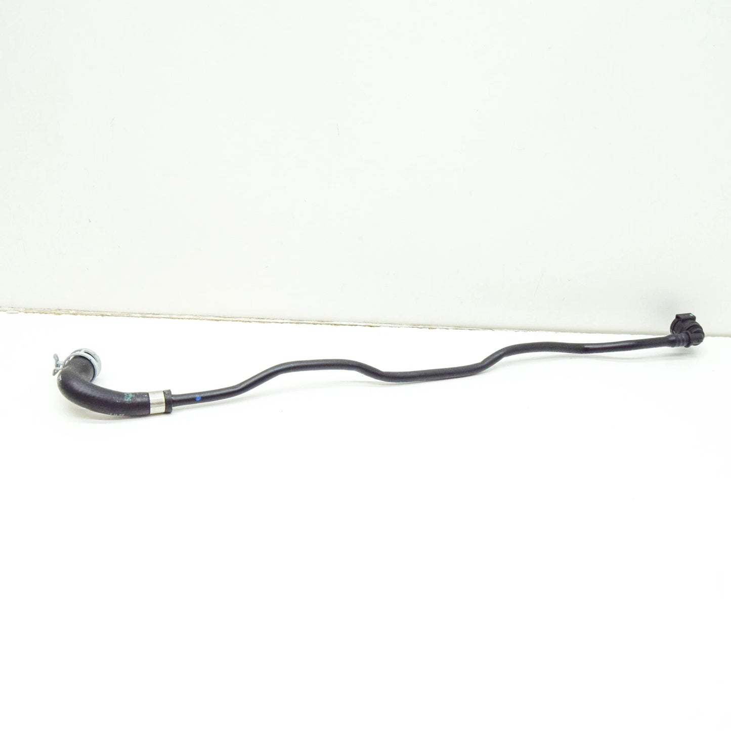 NEW MERCEDES-BENZ S W223 COOLANT EXPANSION TANK HOSE A2235012401 ORIGINAL