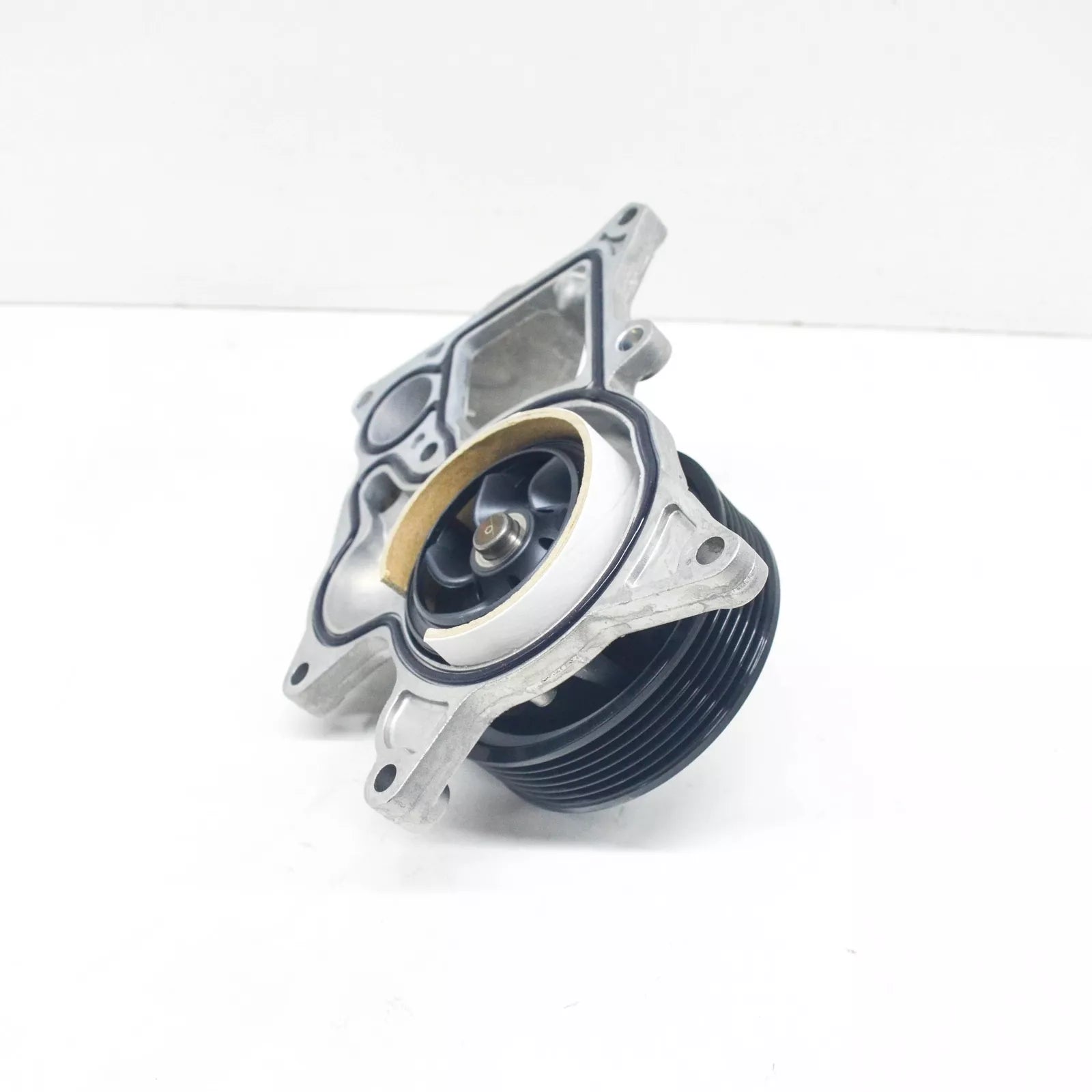 NEW BMW E70N E71 F01N F02N F06 F06N F07 X5 WATER PUMP 8516205 11518516205