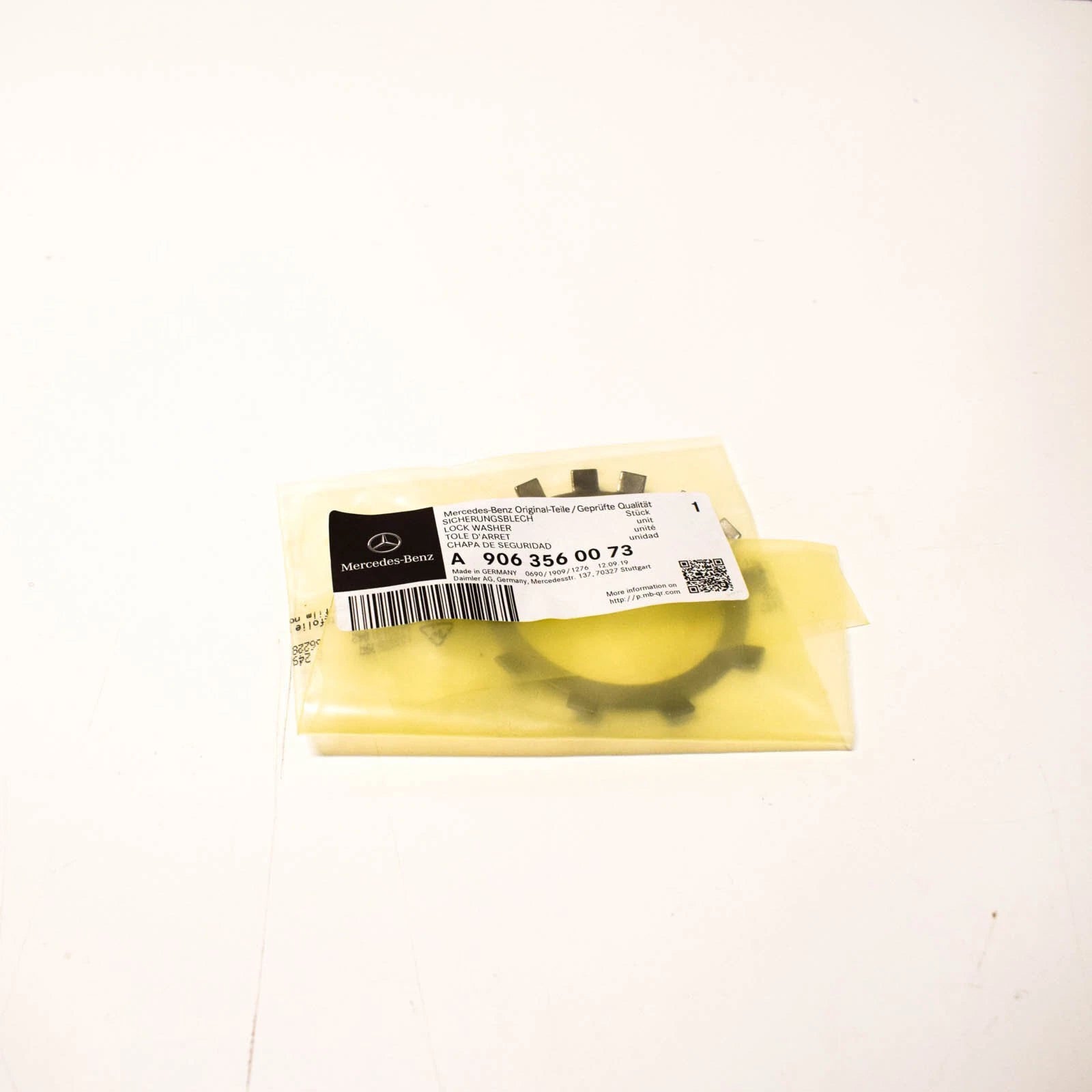 NEW MB SPRINTER W906 REAR WHEEL HUB OUTSIDE RETAINING PLATE A9063560073 ORIGINAL