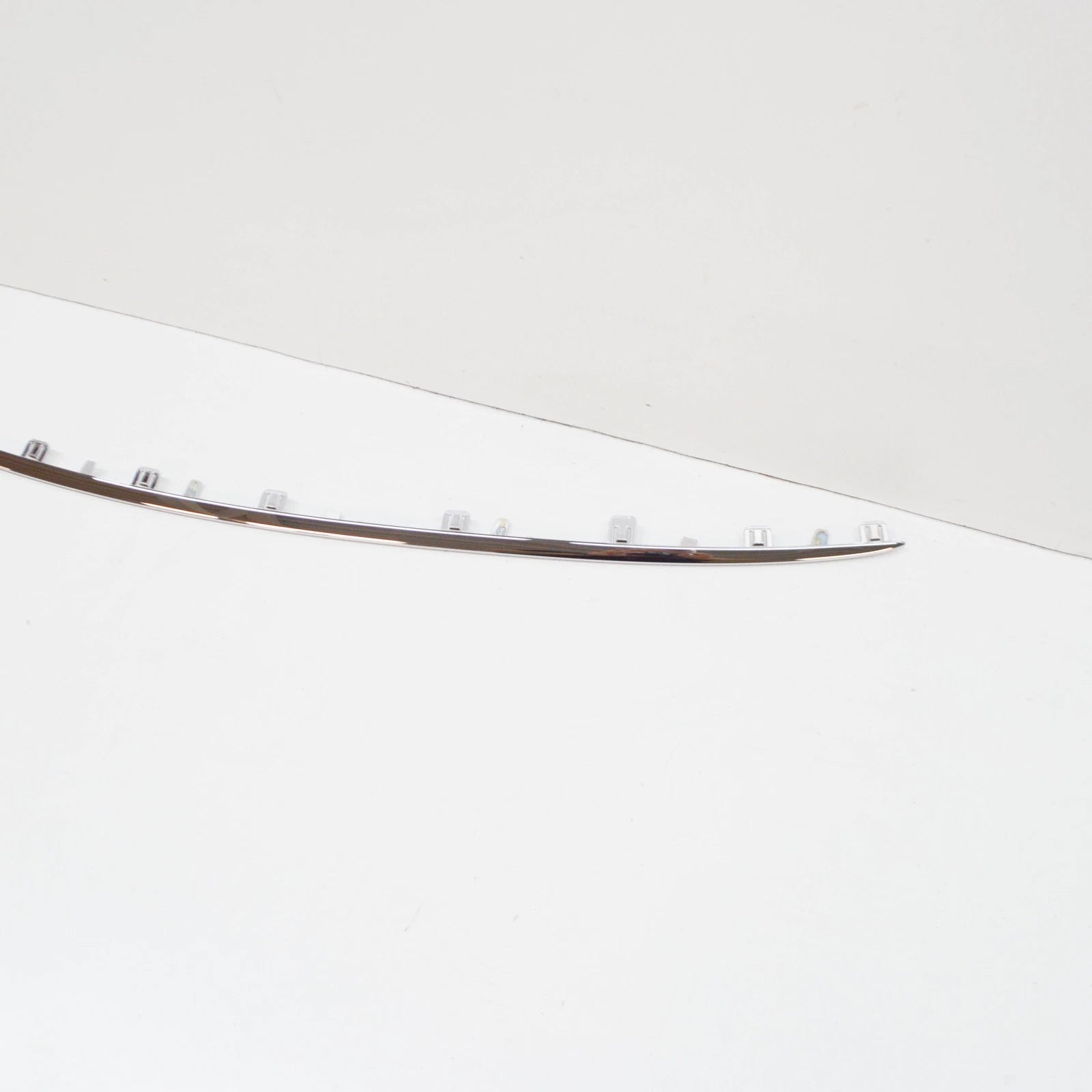 NEW MB CLS C257 FRONT BUMPER LOWER CENTER TRIM MOLDING A2578859803 ORIGINAL