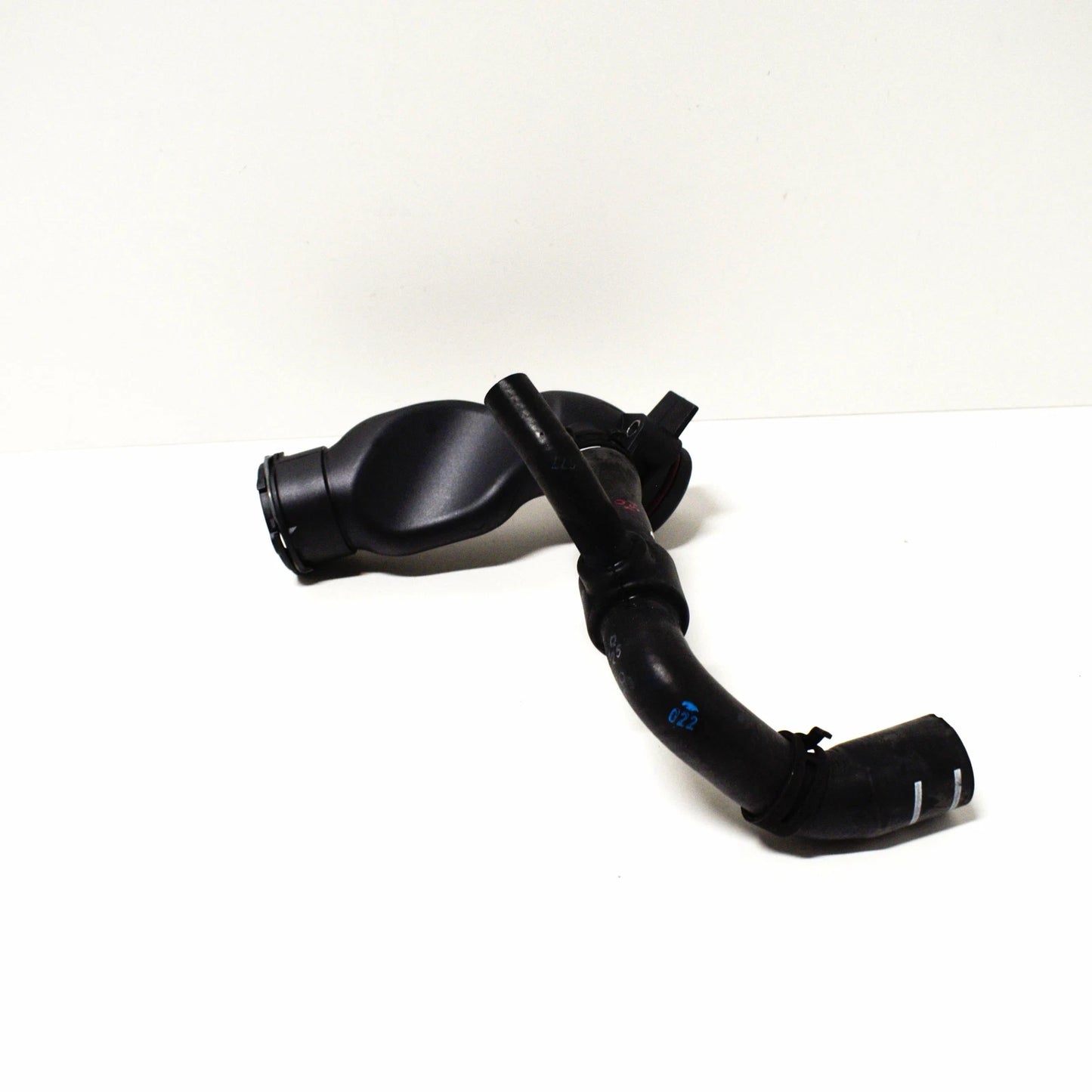 NEW MERCEDES BENZ C W204 WATER OUTLET PIPE HOSE A2712002056