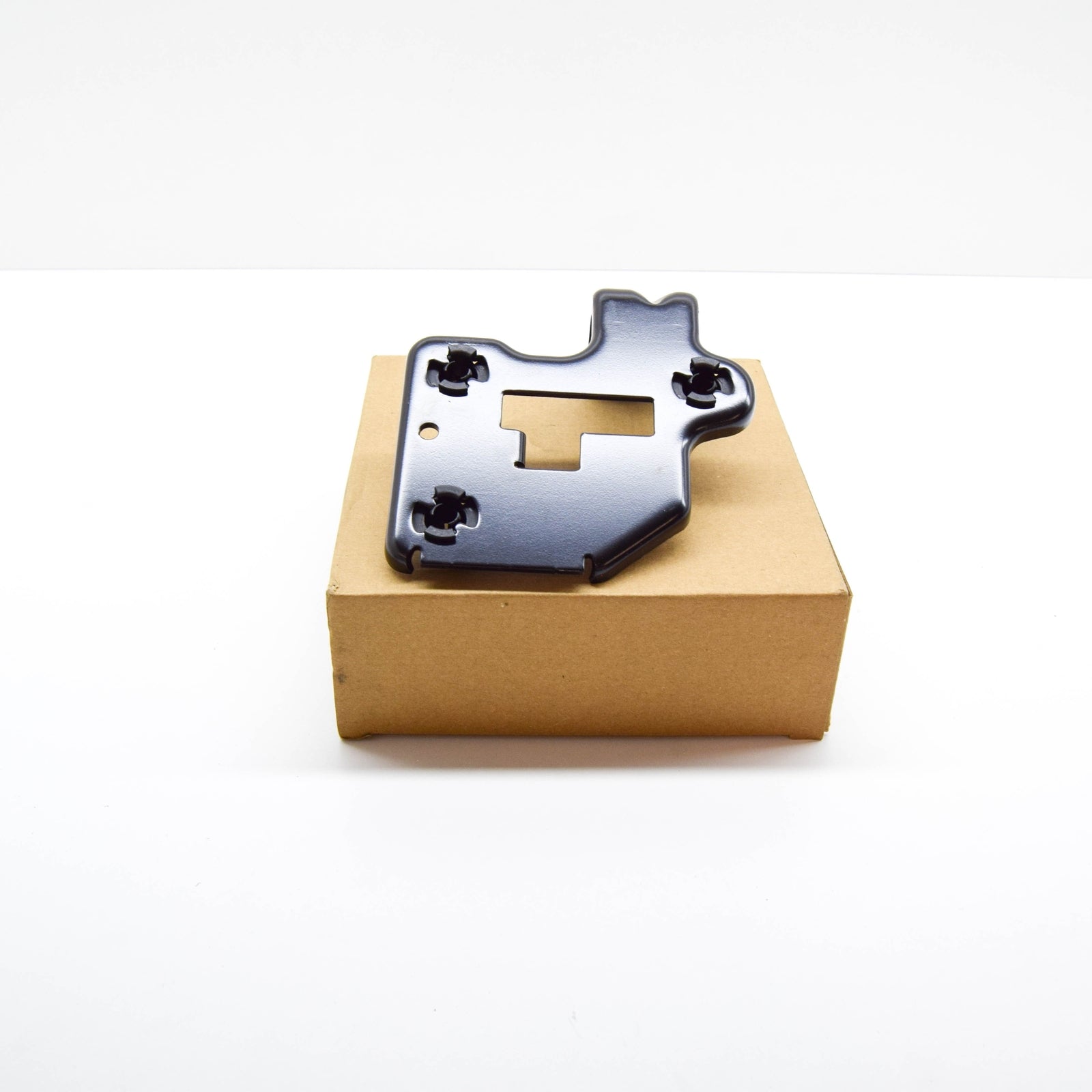 NEW AUDI A4 AVANT B8 CRUISE CONTROL DISTANCE SENSOR BRACKET 8K0907574B ORIGINAL