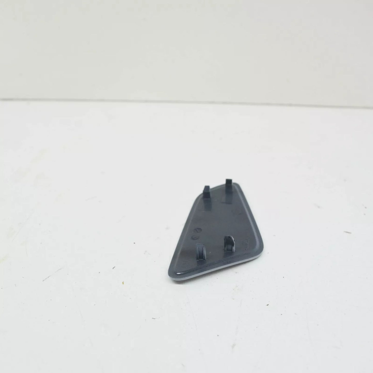 NEW AUDI A1 8X LEFT SIDE HEADLAMP WASHER COVER CAP 8X0807753GRU ORIGINAL