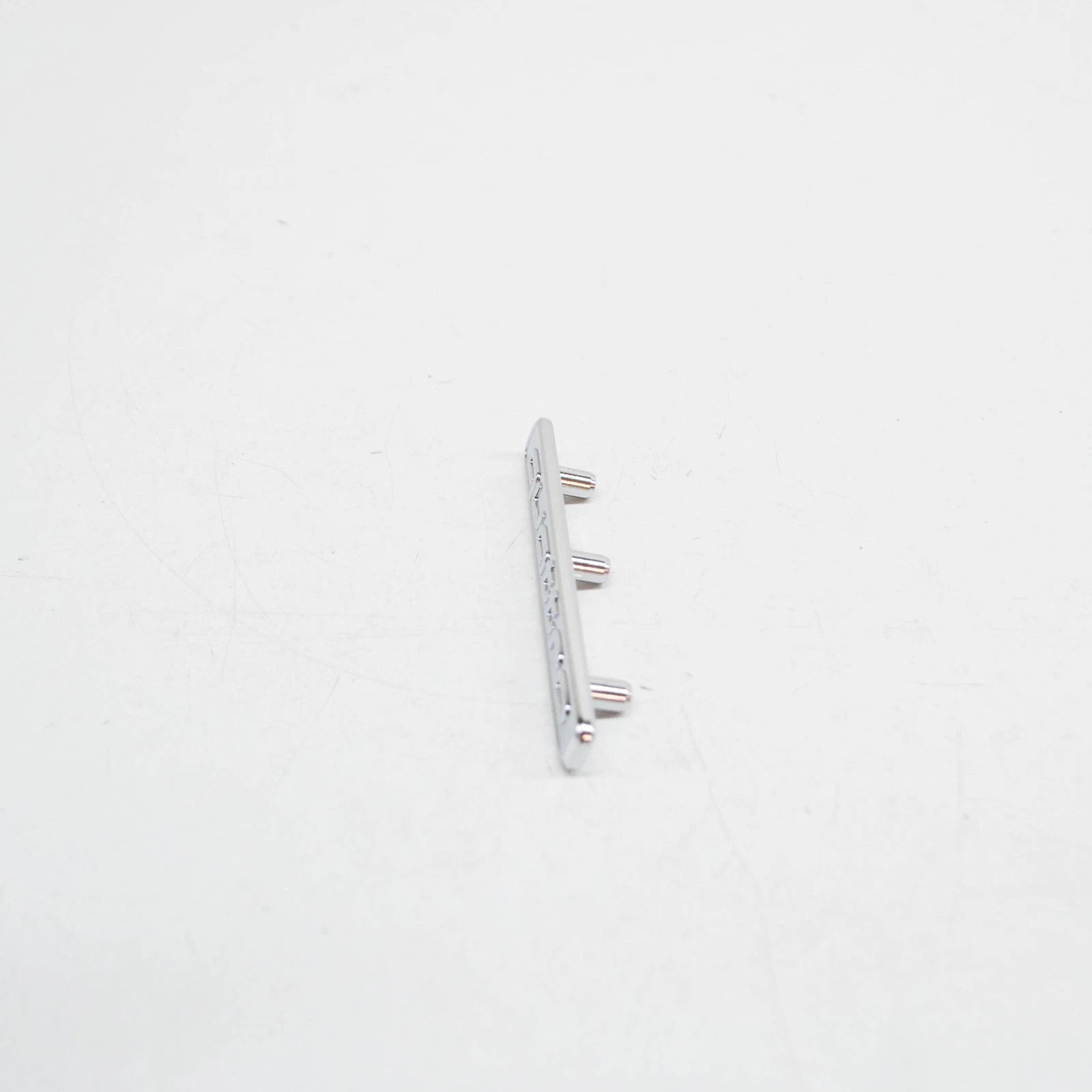 NEW AUDI A4 AVANT B9 DASHBOARD EMBLEM 'QUATTRO' 8W0853191A3Q7 ORIGINAL