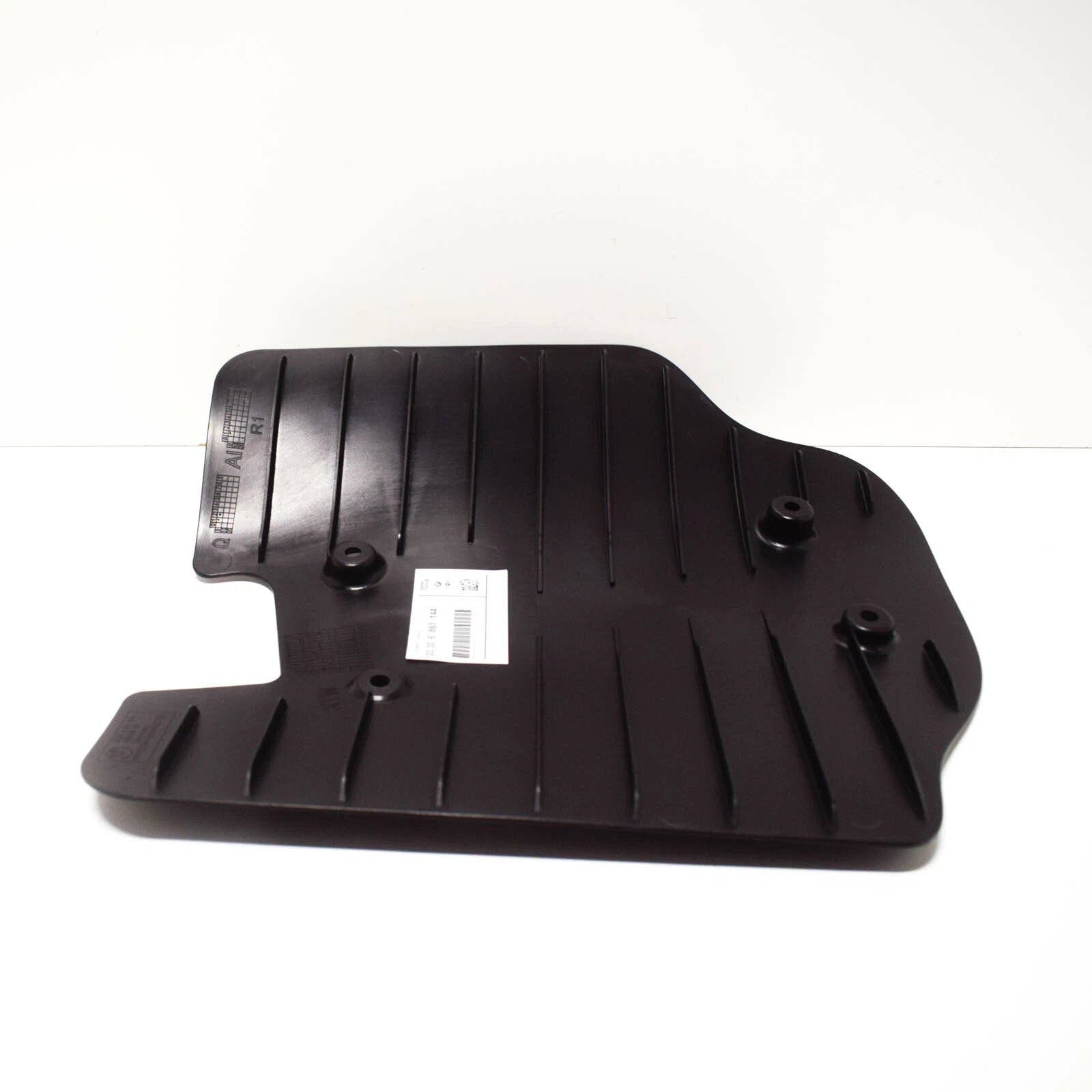 NEW BMW 7 G11 REAR AXLE SUPPORT RIGHT COVERING 33306861144 6861144 ORIGINAL