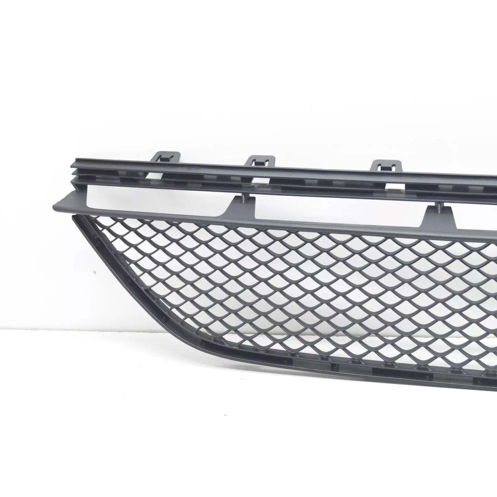 NEW MERCEDES-BENZ CLS C218 FRONT BUMPER LOWER CENTER GRILLE A2188850024