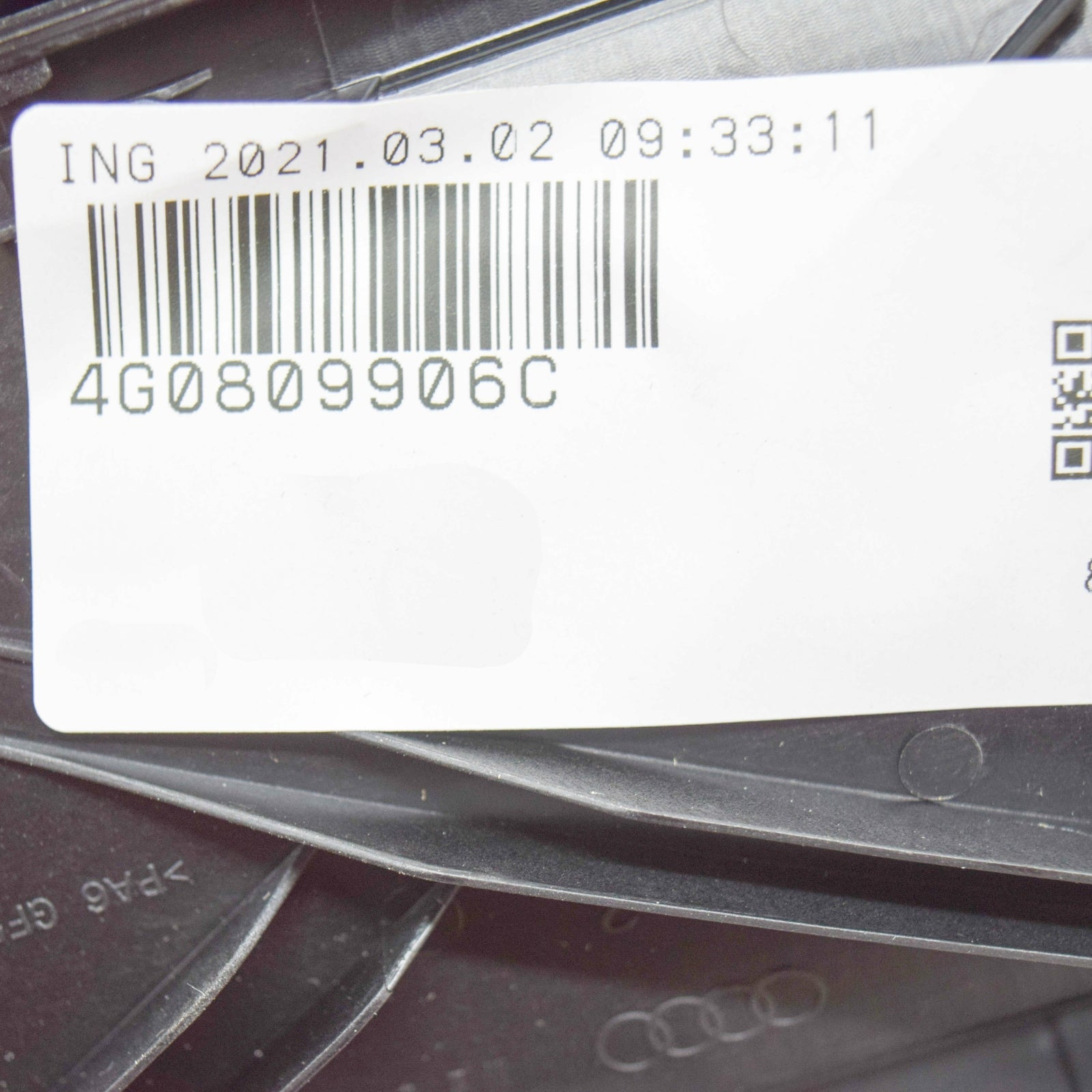 NEW AUDI A6 C7 FUEL FILLER INSERT 4G0809906C ORIGINAL