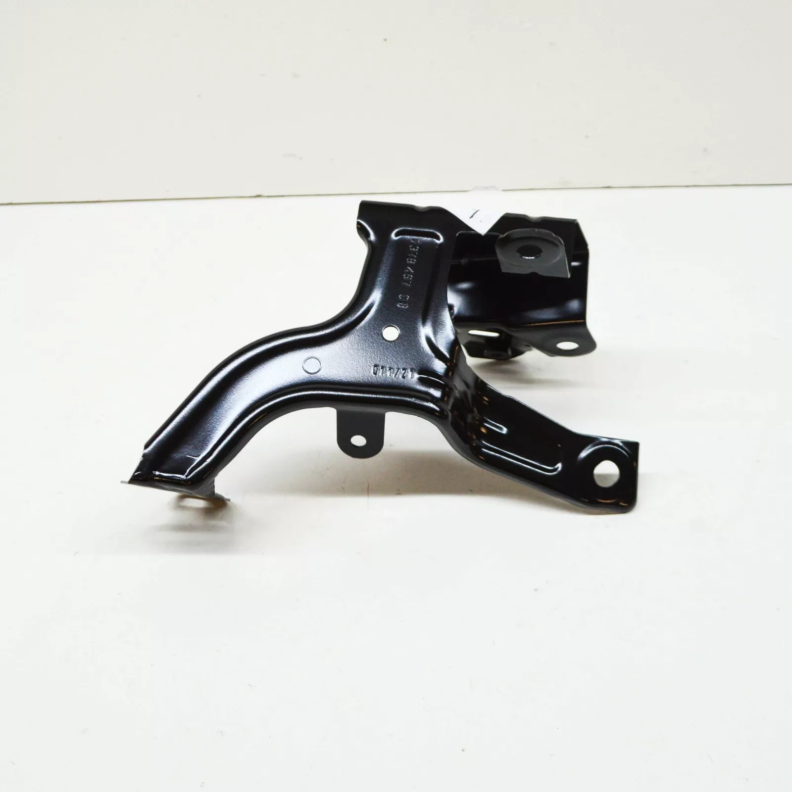 NEW BMW 6 GRAN TURISMO G32 FRONT LEFT FENDER WING HOLDER 41007481063 ORIGINAL