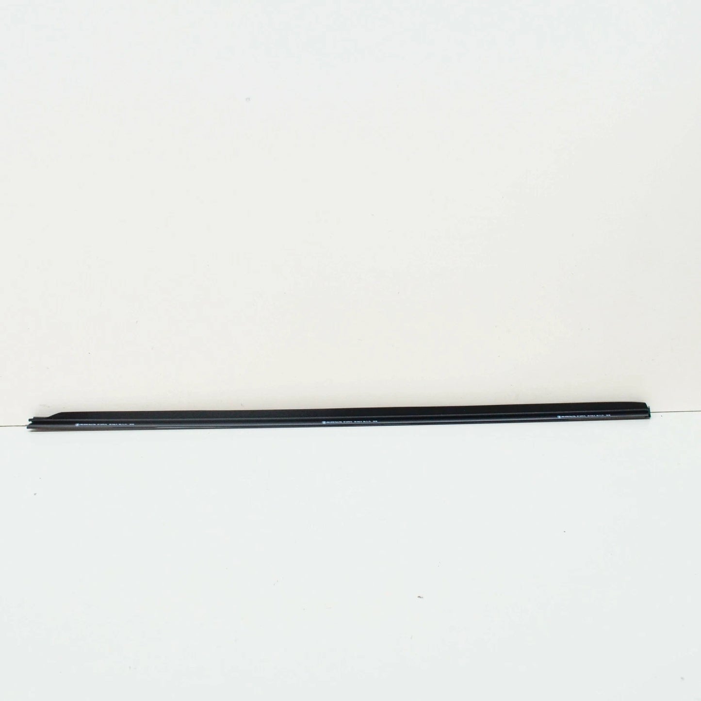 NEW BMW 6 GRAN COUPE F06 FRONT RIGHT DOOR WINDOW MOLDING 51337291920 ORIGINAL