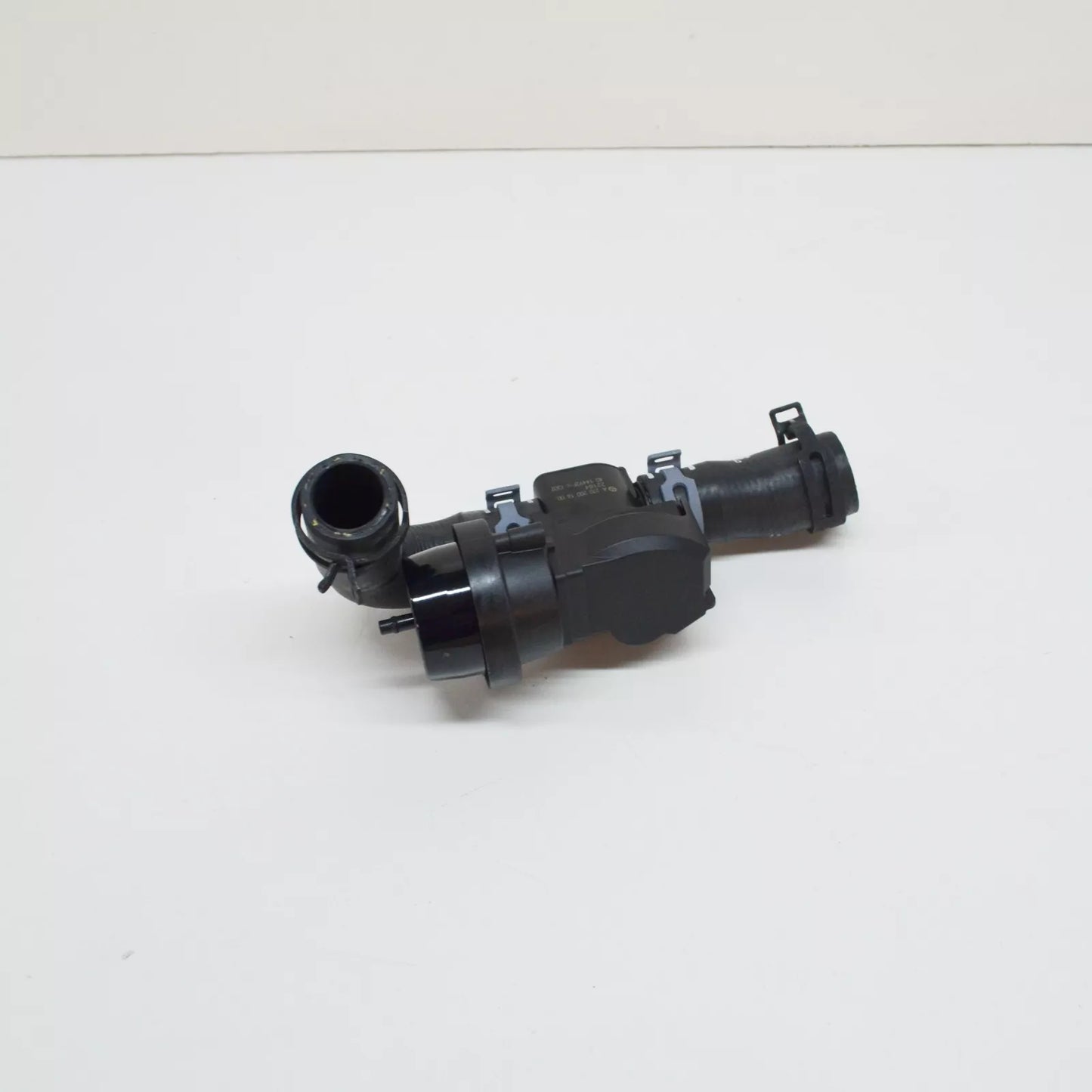 NEW MERCEDES-BENZ CLA COUPE C117 COOLANT SHUTT OFF VALVE A2702001600 ORIGINAL