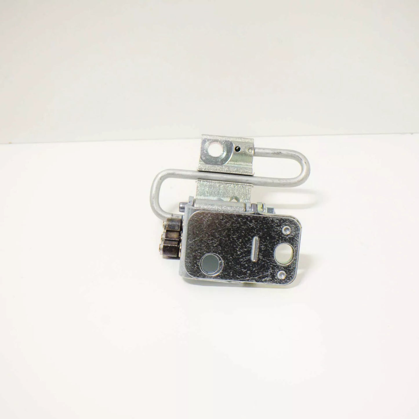 NEW VOLKSWAGEN CC FRONT LEFT DOOR LOWER HINGE 3C8831411C