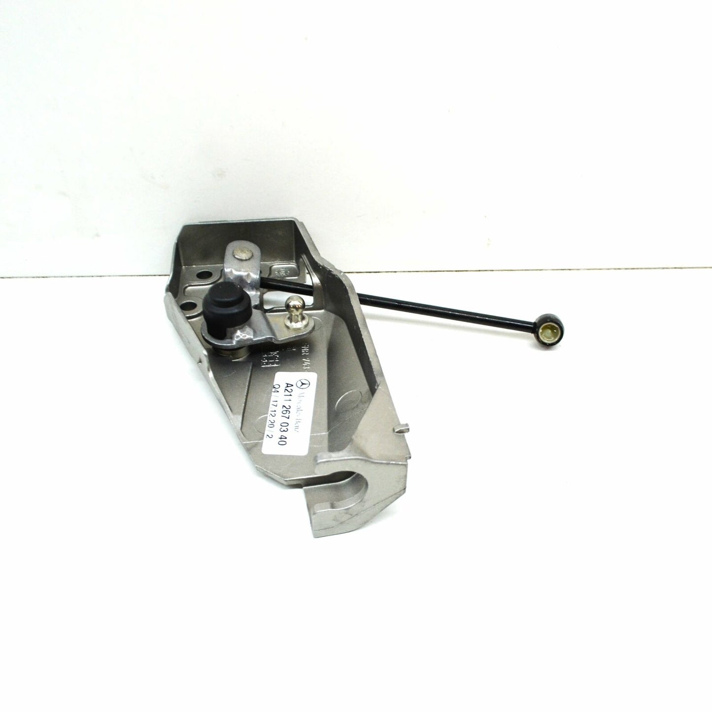 NEW MB E W211 GEAR SHIFTING MECHANISM CABLE BRACKET A2112670340 ORIGINAL