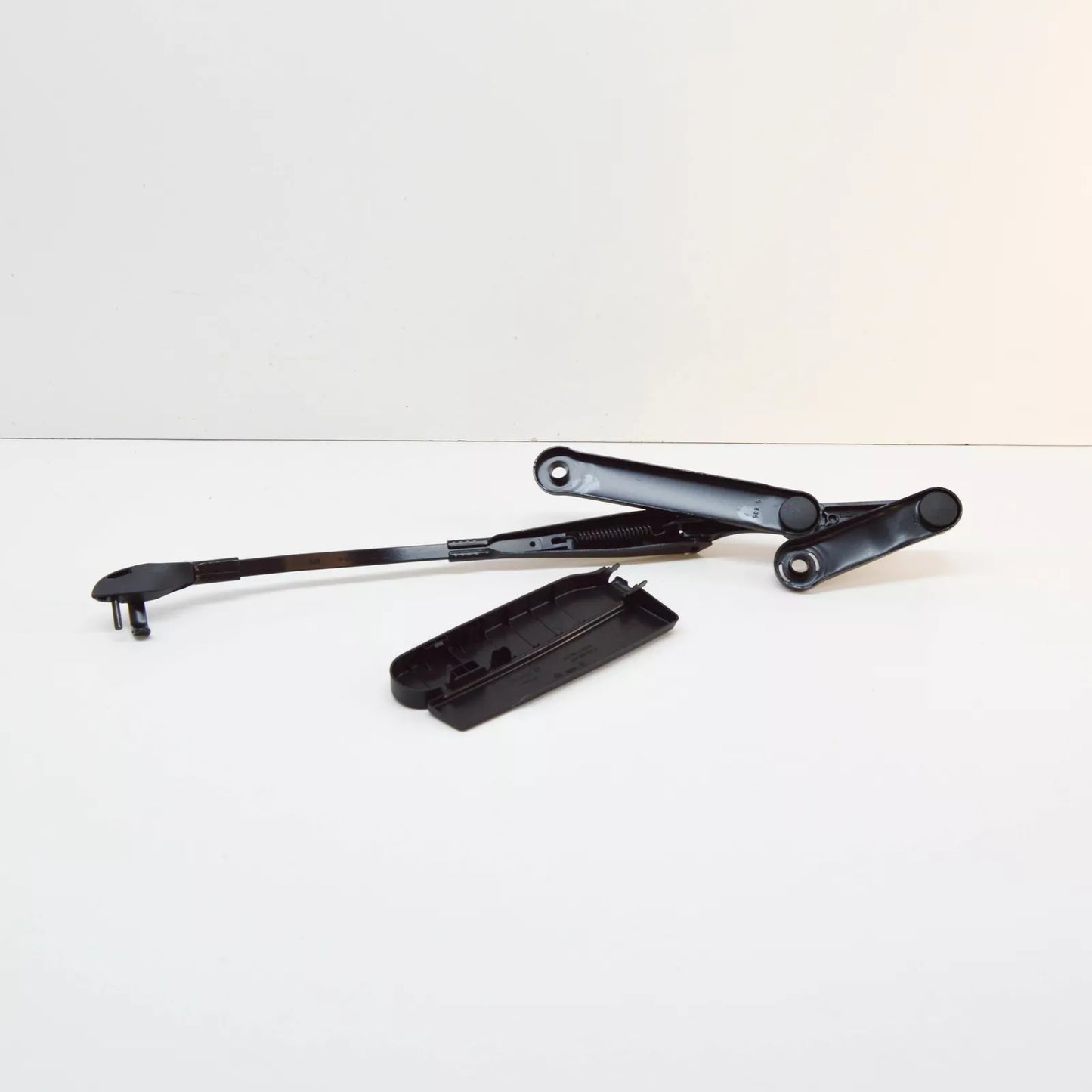 NEW VW TOUAREG 7P FRONT RIGHT WINDSHIELD WIPER ARM LHD 7P0955410B